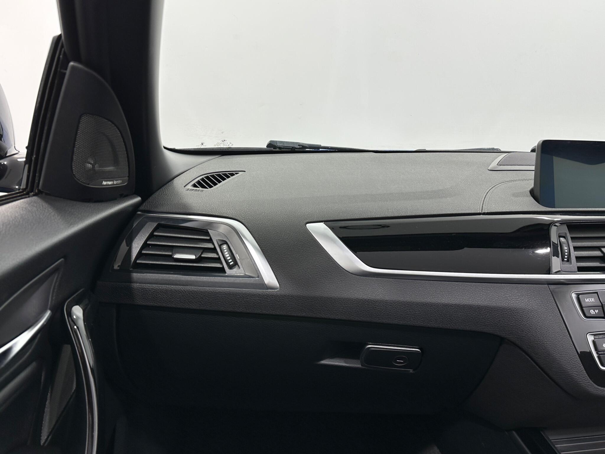 BMW 2 Series view 29