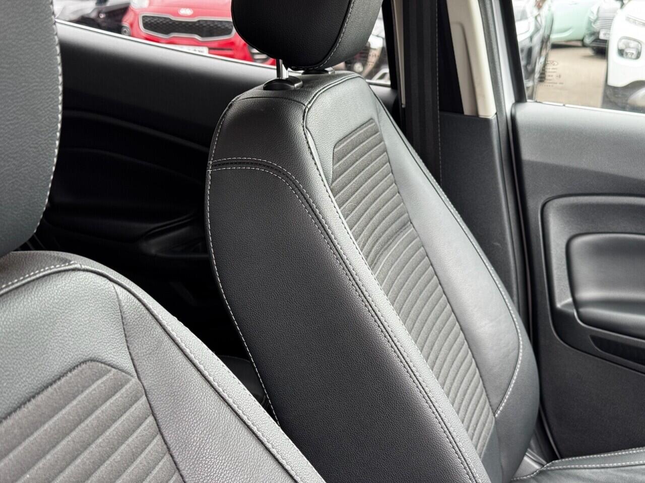 Ford Ecosport view 37