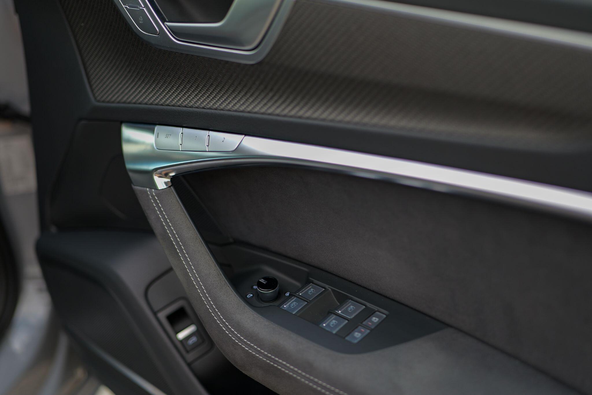 Audi RS6 Avant view 29