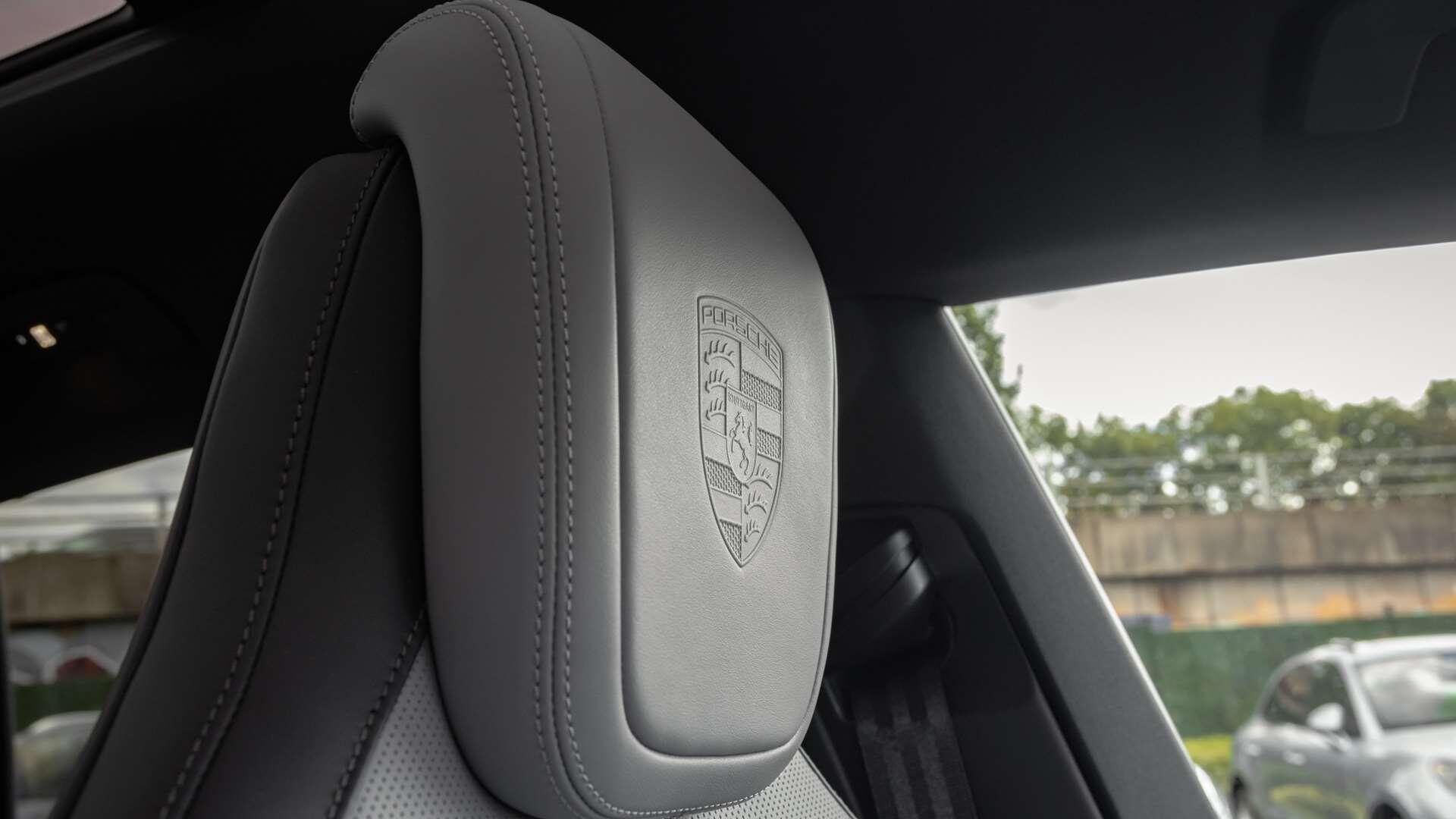 Porsche Cayenne view 16
