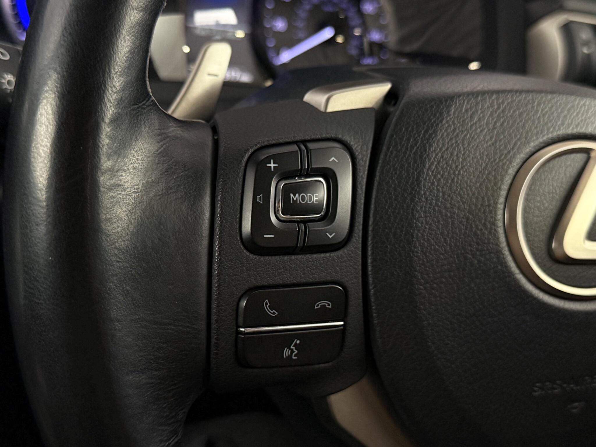 Lexus Is view 13