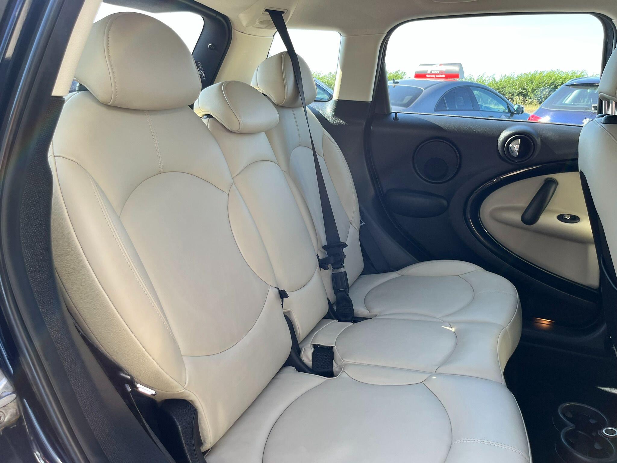 Mini Countryman view 32