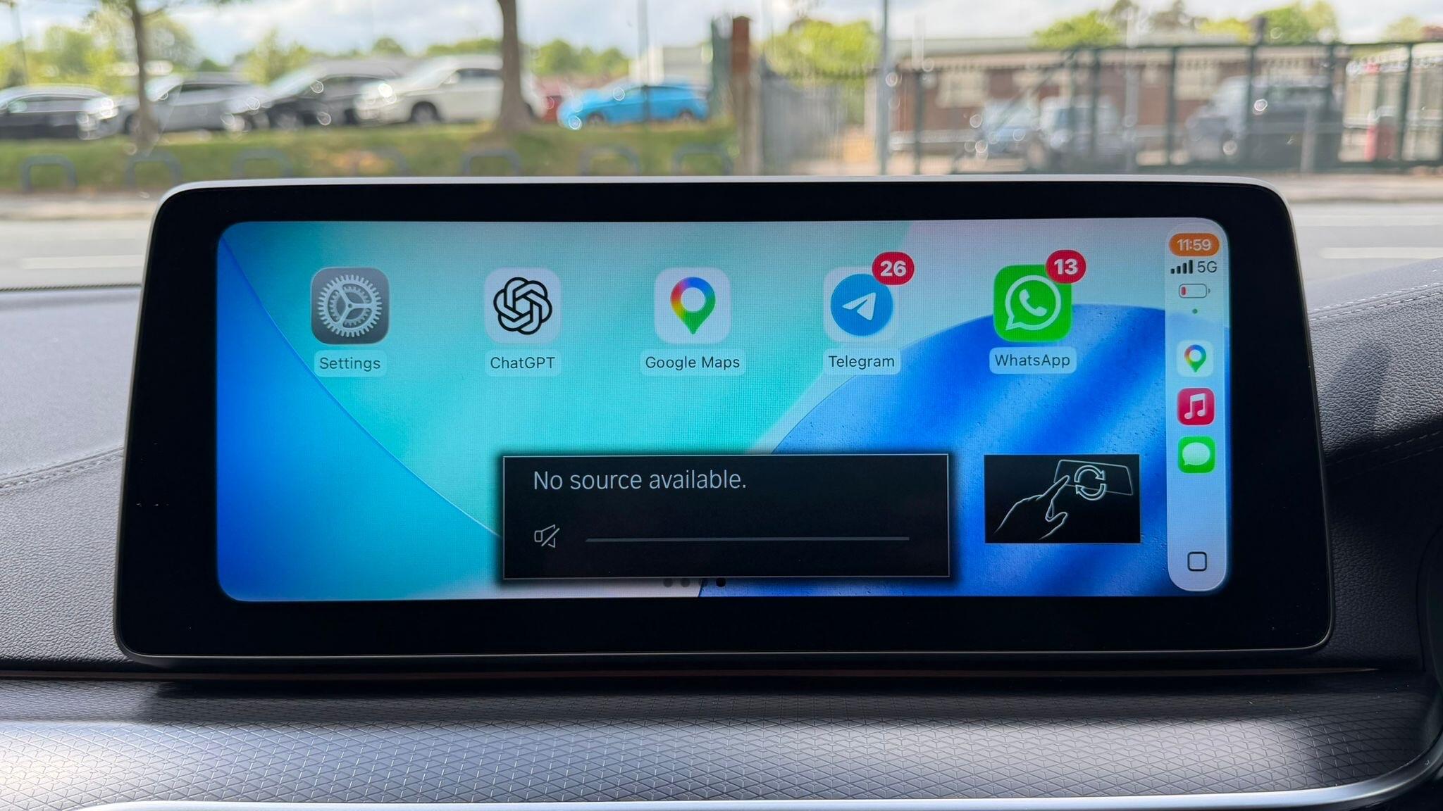 BMW 5 Series view 21
