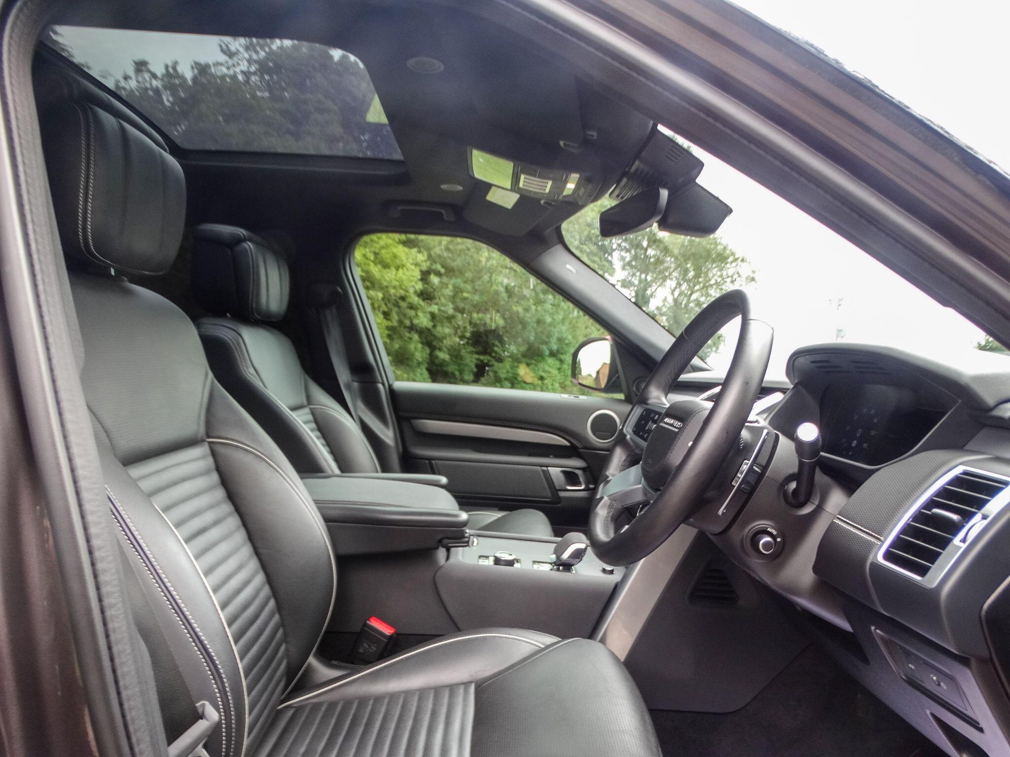 Land Rover Discovery 3 view 22