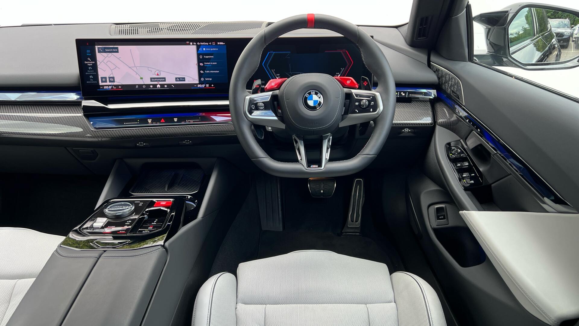 BMW M5 view 5