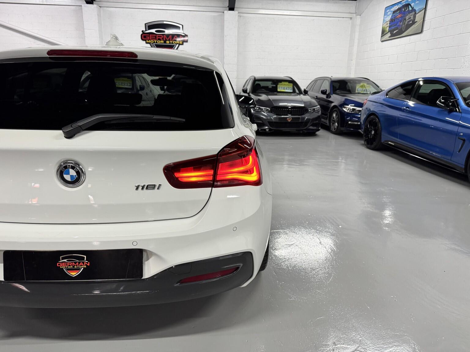 BMW 1 Series view 25