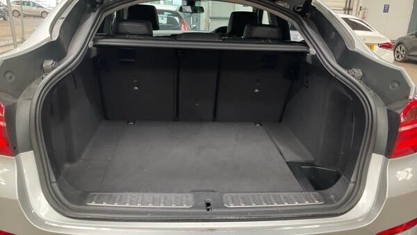 BMW X4 view 12