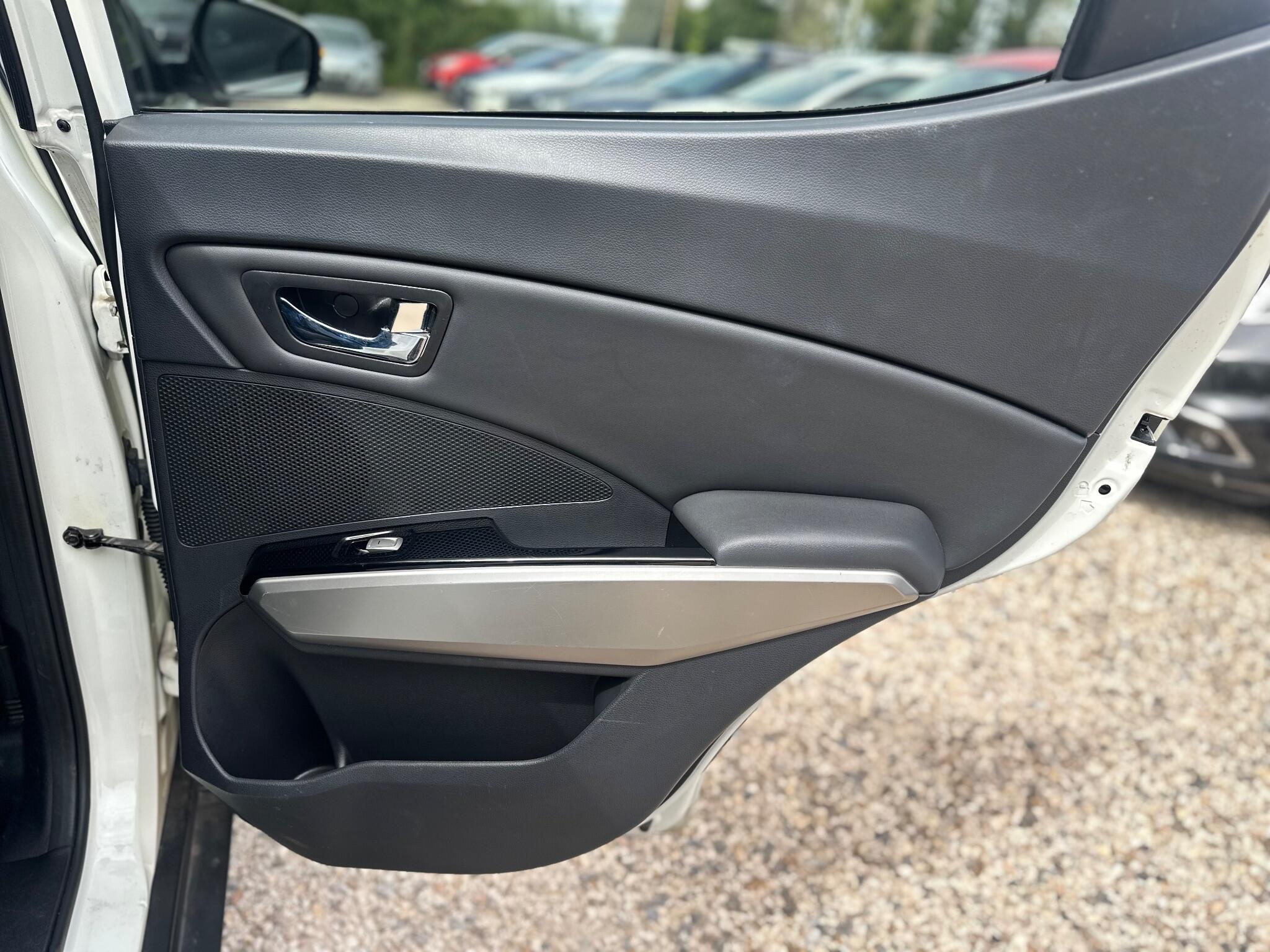 KGM Tivoli view 52