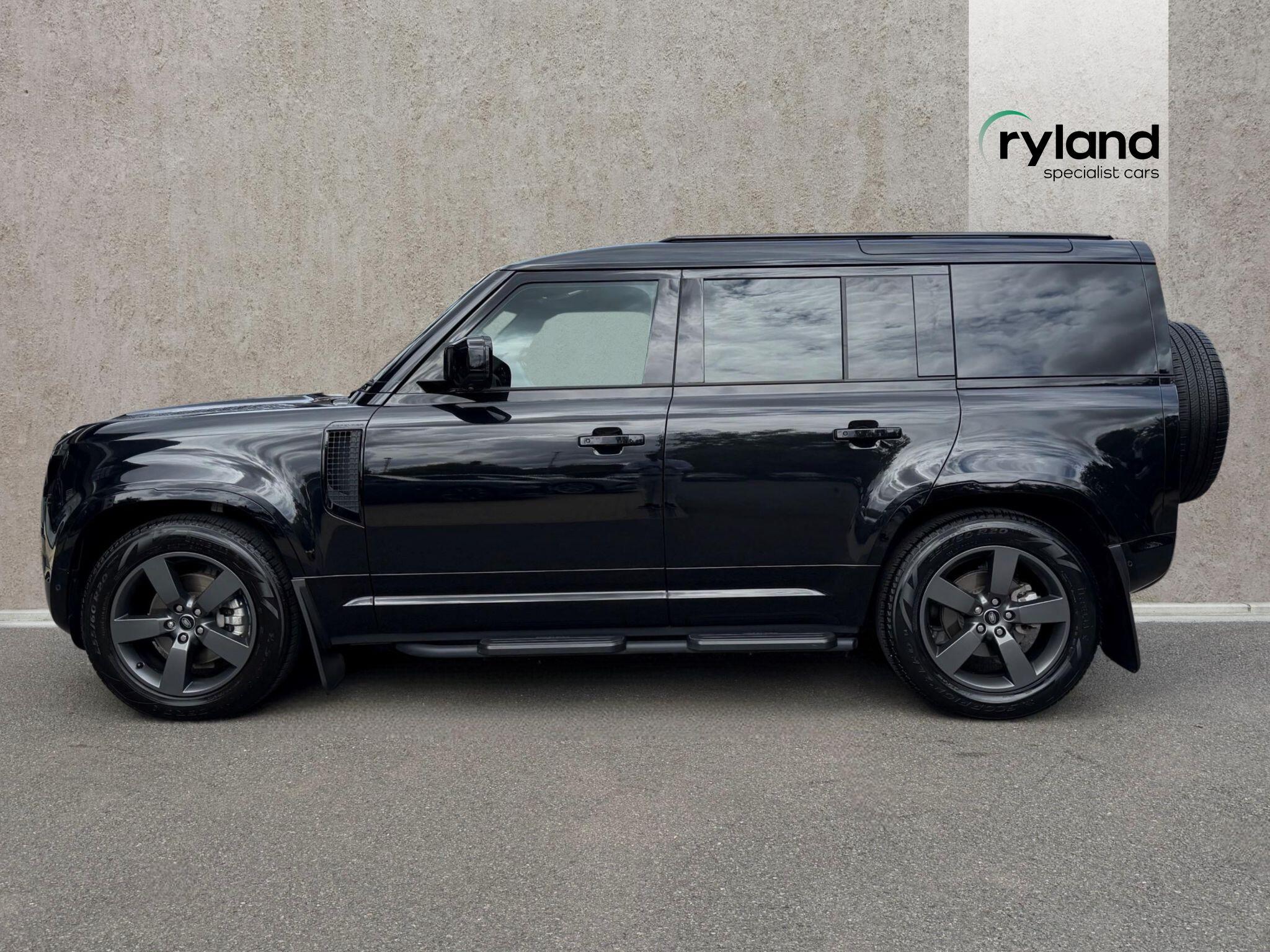 Land Rover Defender 110 view 4