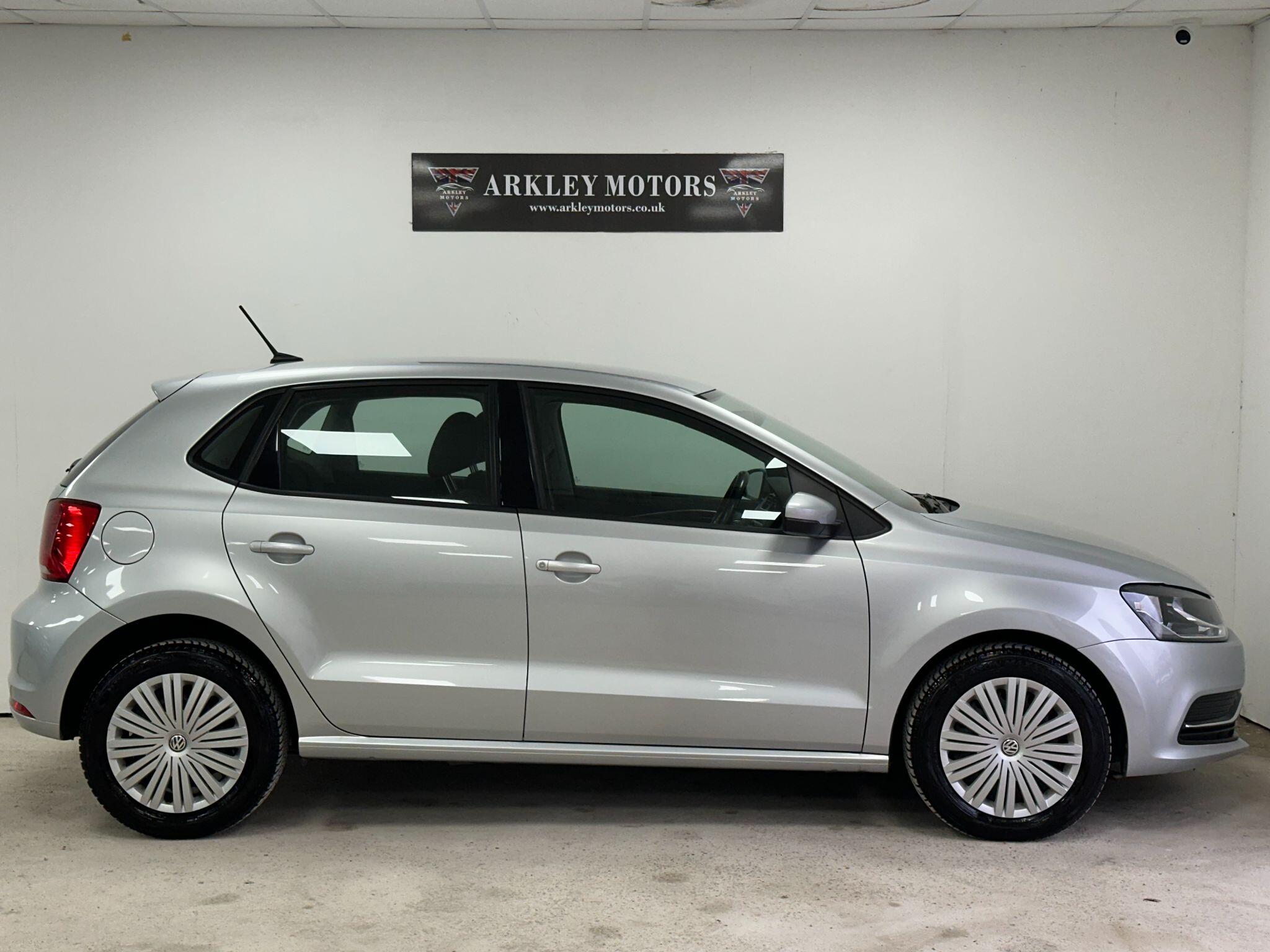 2015 Volkswagen Polo 1.2 TSI BlueMotion Tech SE DSG Euro 6 (s/s) 5dr • 28,375 miles image 8