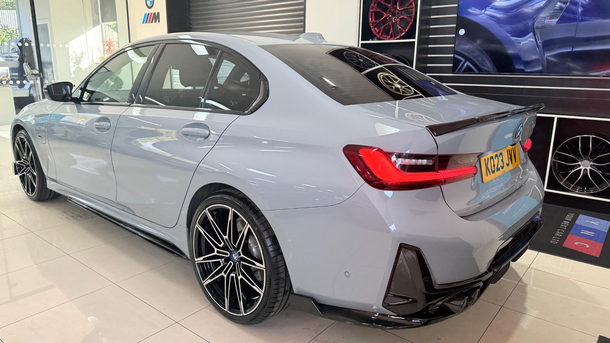 BMW 3 Series view 49