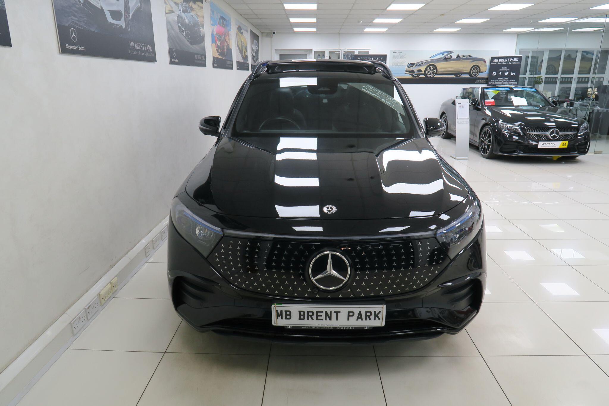 Mercedes-Benz EQB view 2