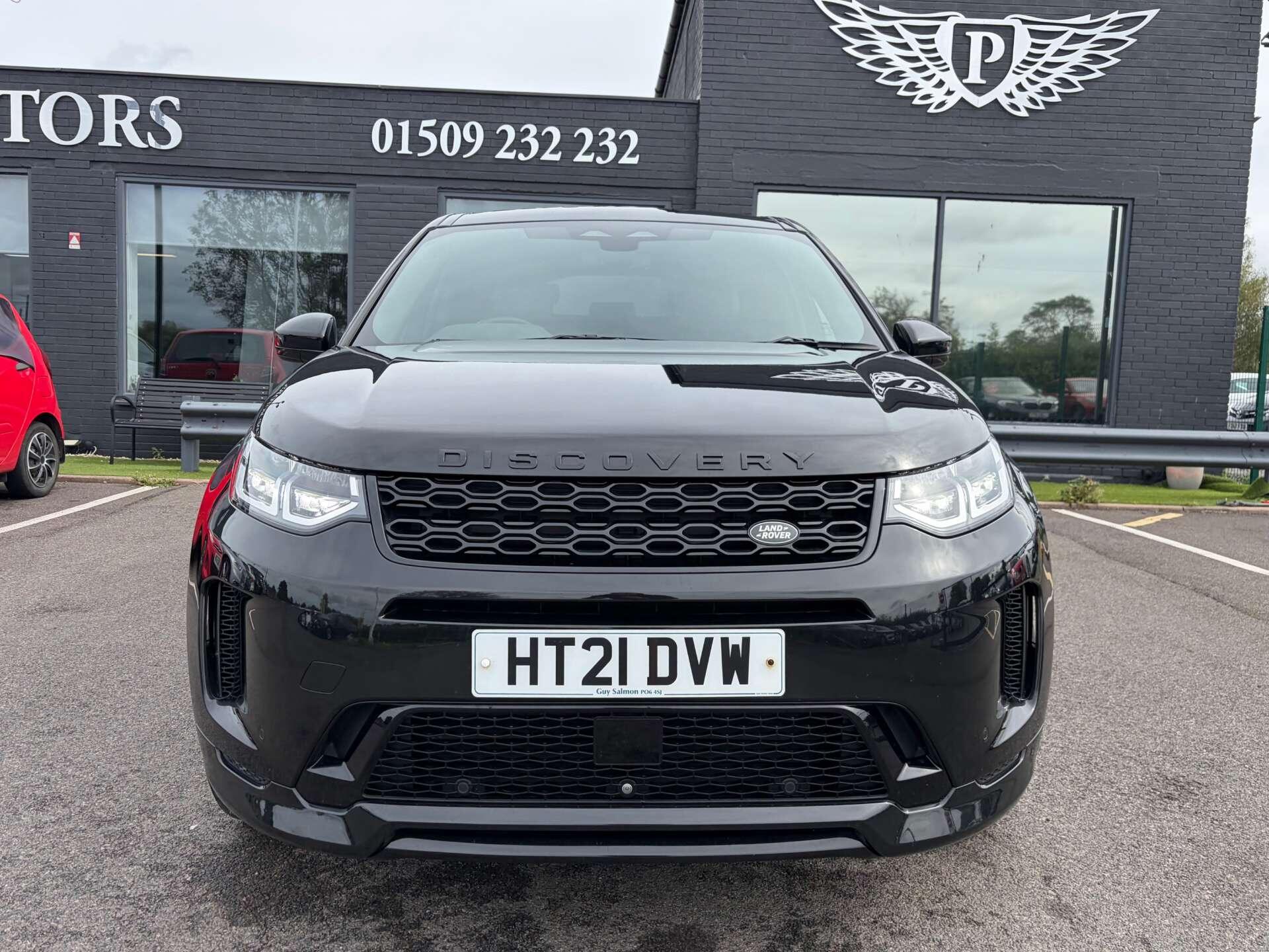 Land Rover Discovery Sport view 3