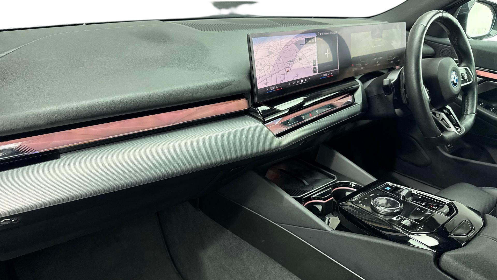 BMW i5 view 7