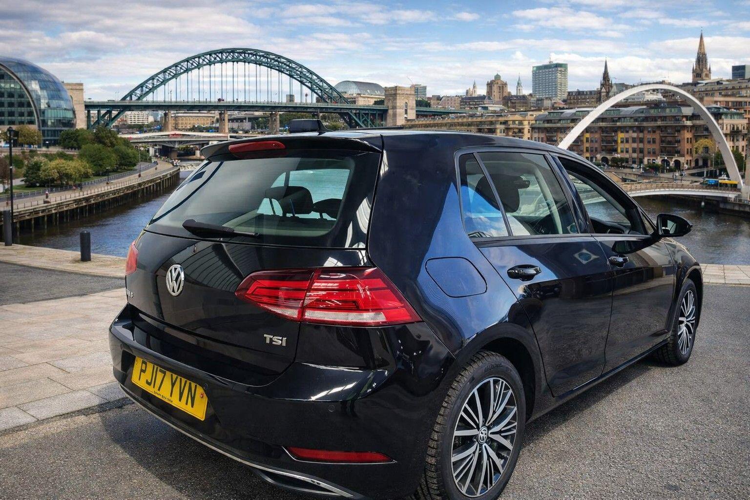 Volkswagen Golf view 18