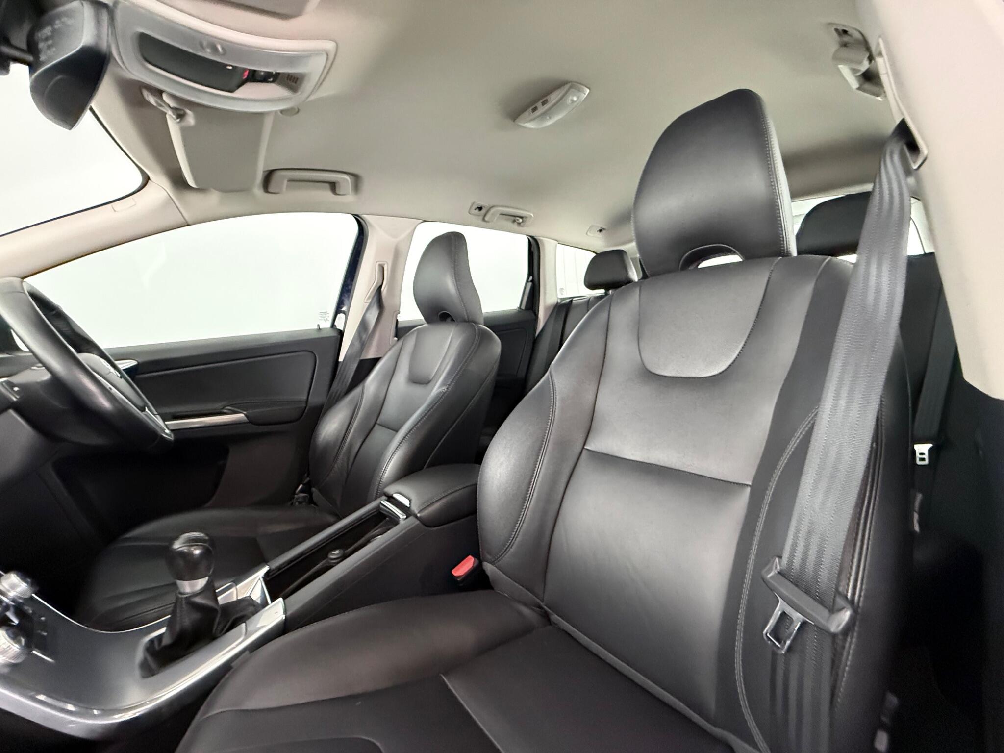 Volvo XC60 view 29