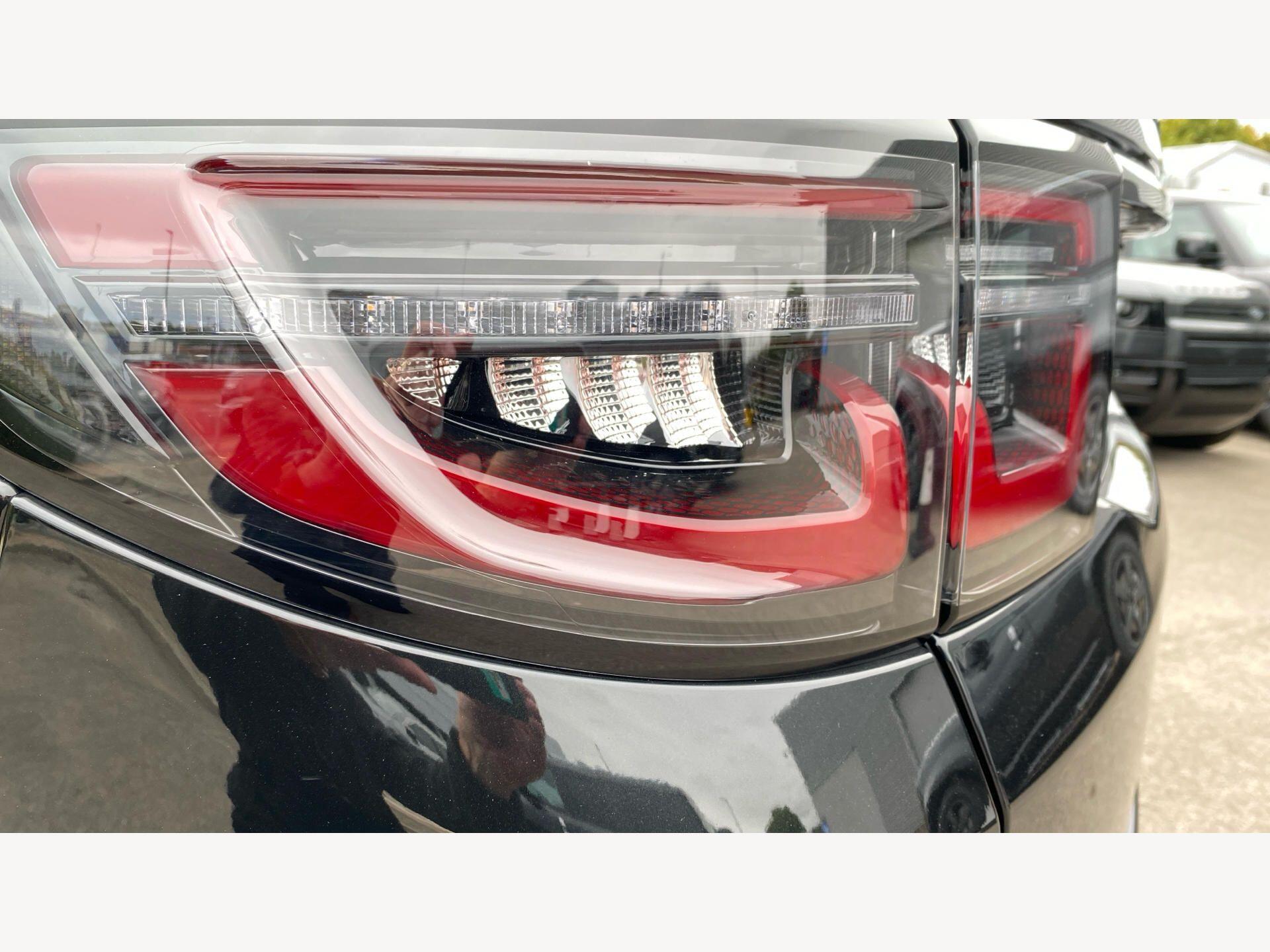 Land Rover Discovery Sport view 23