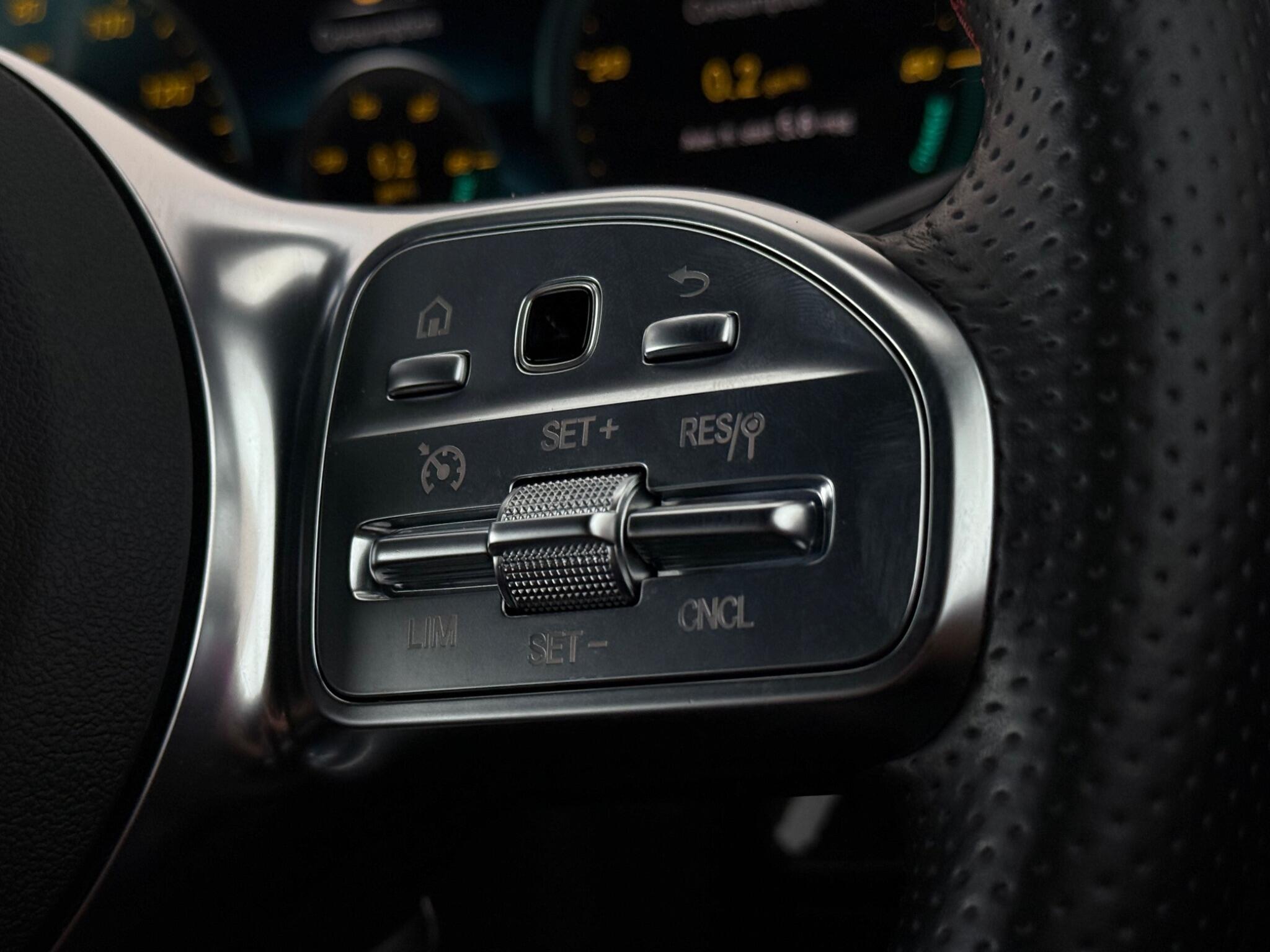 Mercedes-Benz Gla view 16
