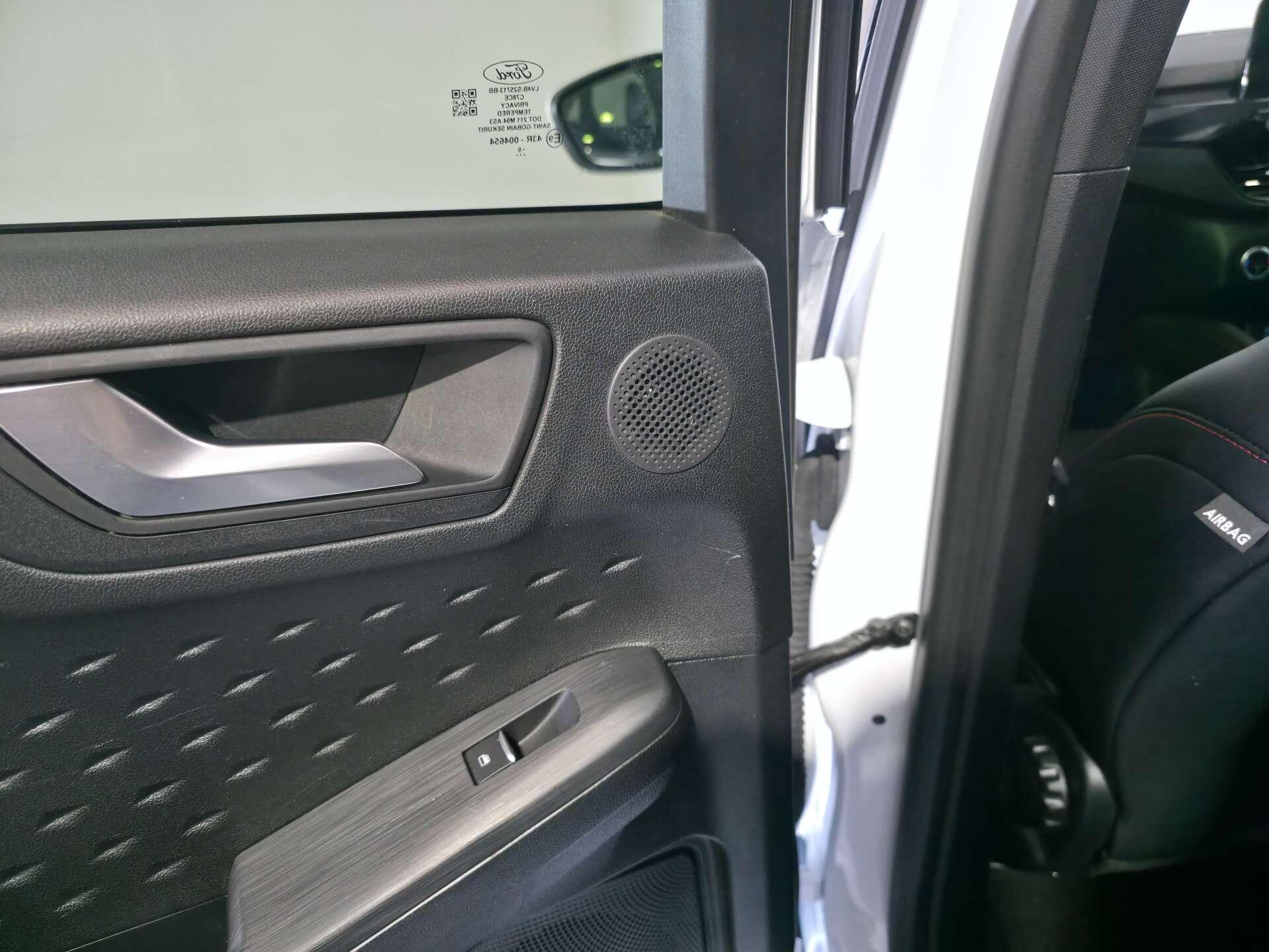 Ford Kuga view 60