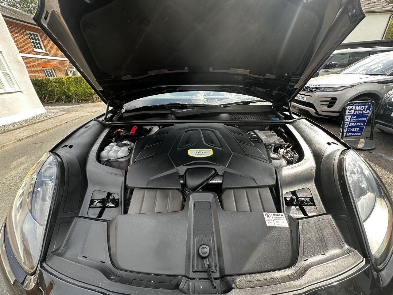 Porsche Cayenne view 16