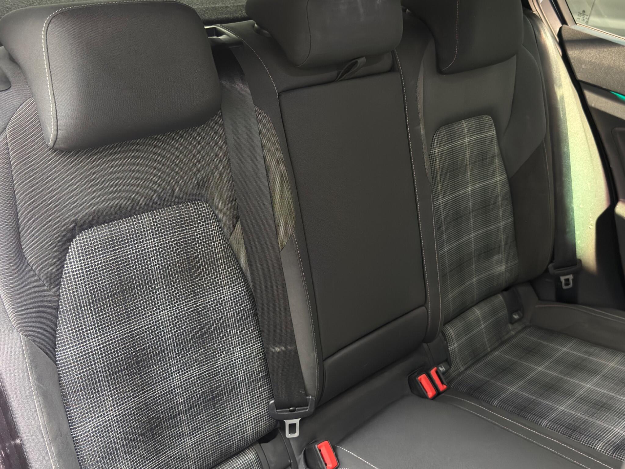 Volkswagen Golf view 48