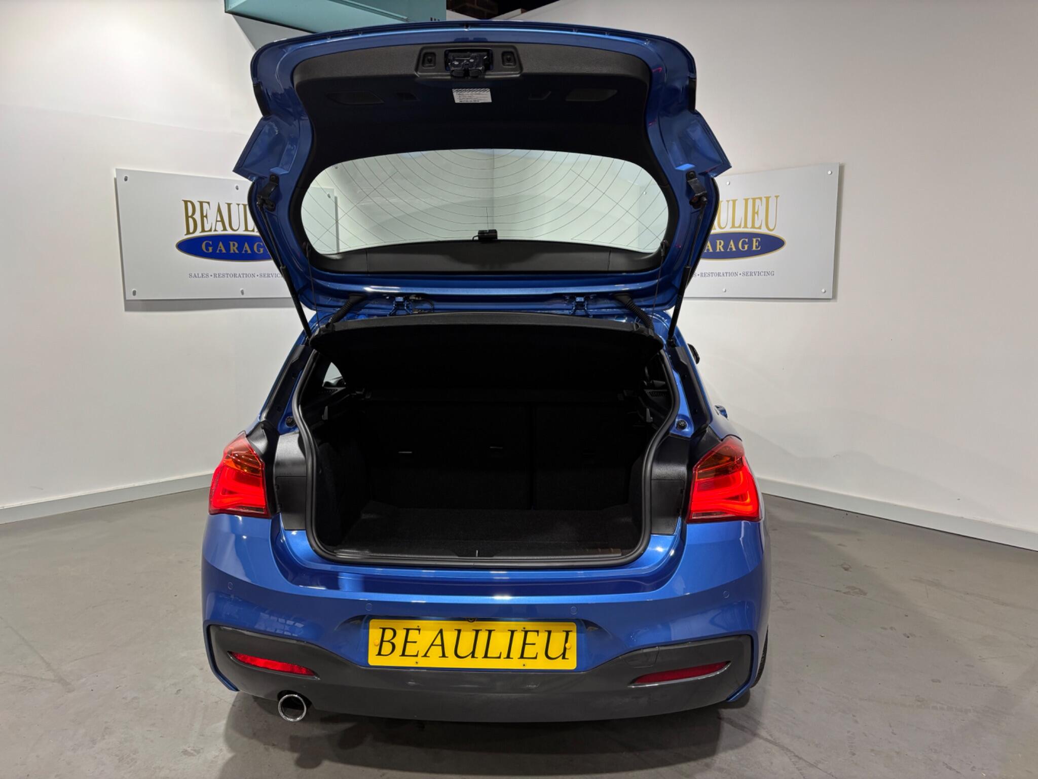 BMW 1 Series view 61