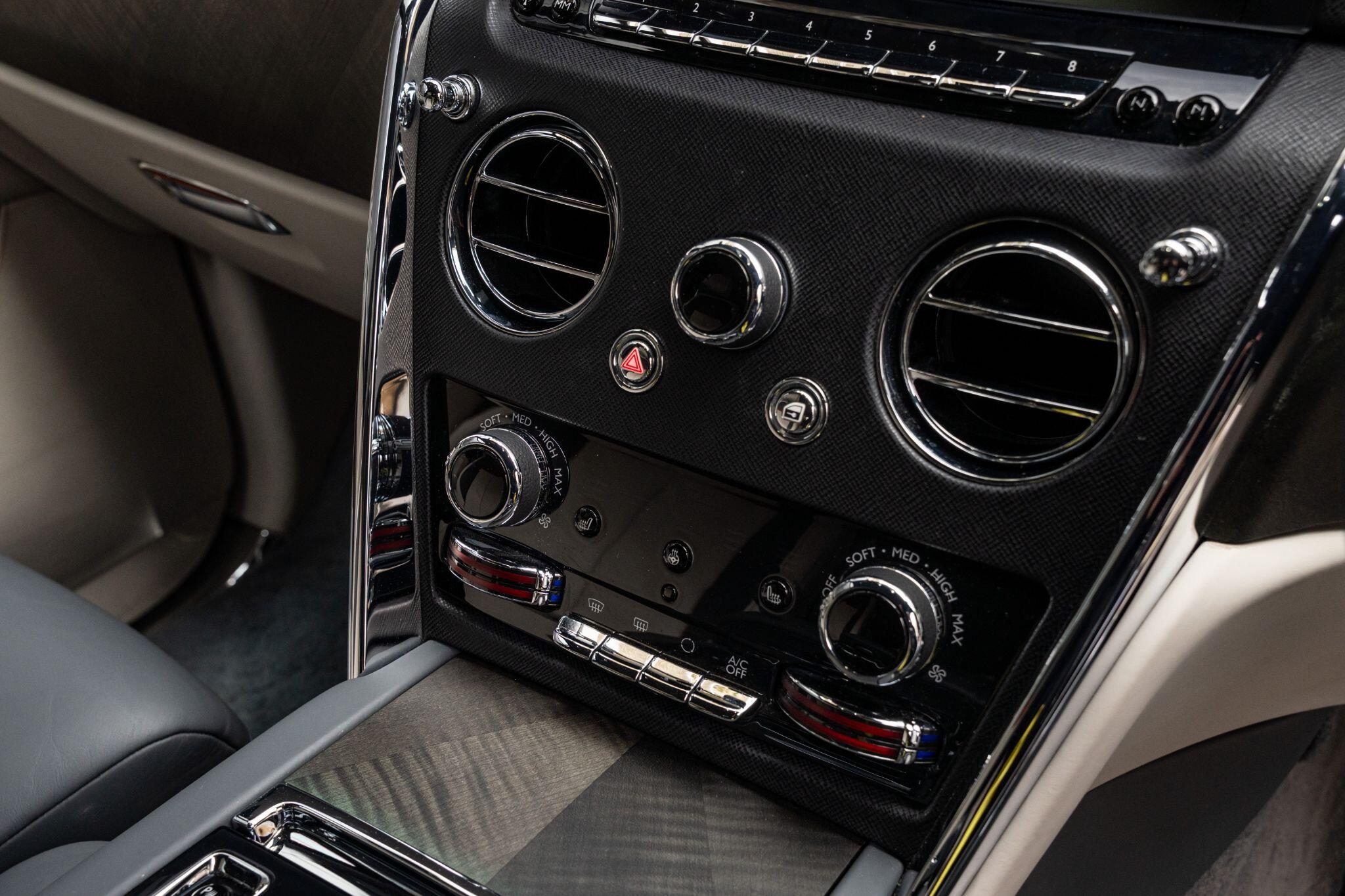Rolls-Royce Cullinan view 23