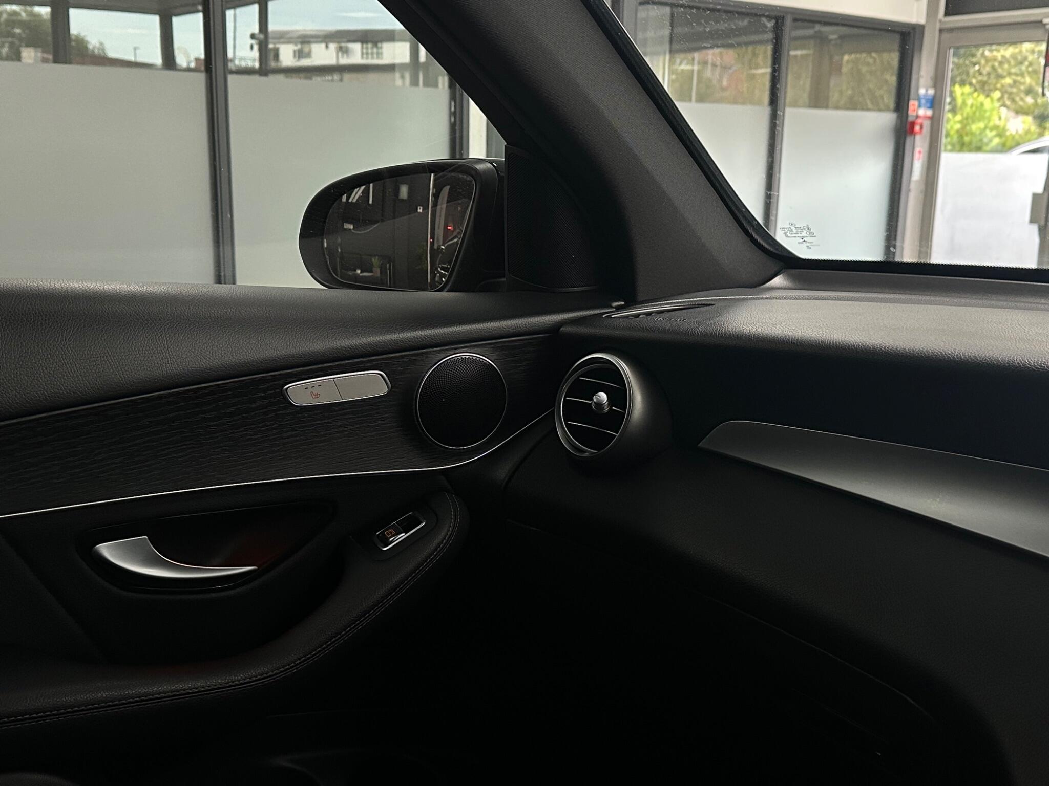 Mercedes-Benz GLC view 32