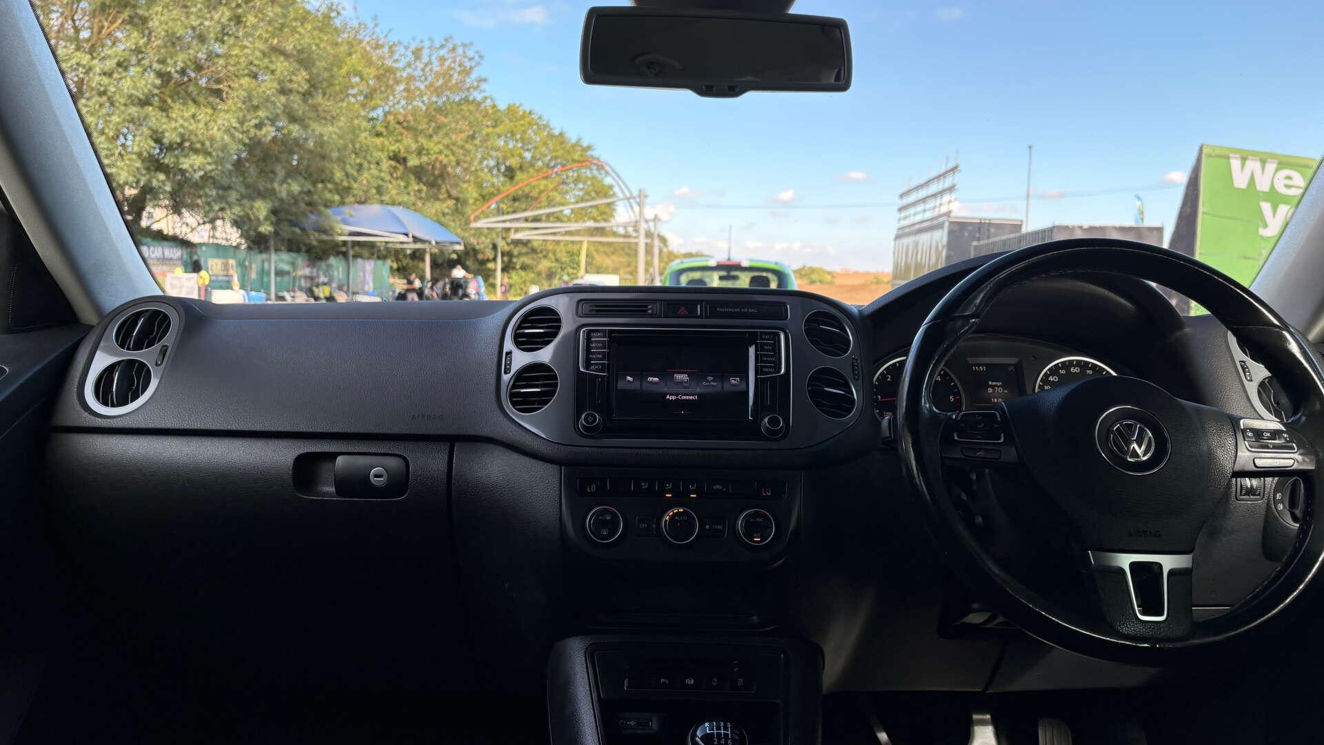 Volkswagen Tiguan view 37