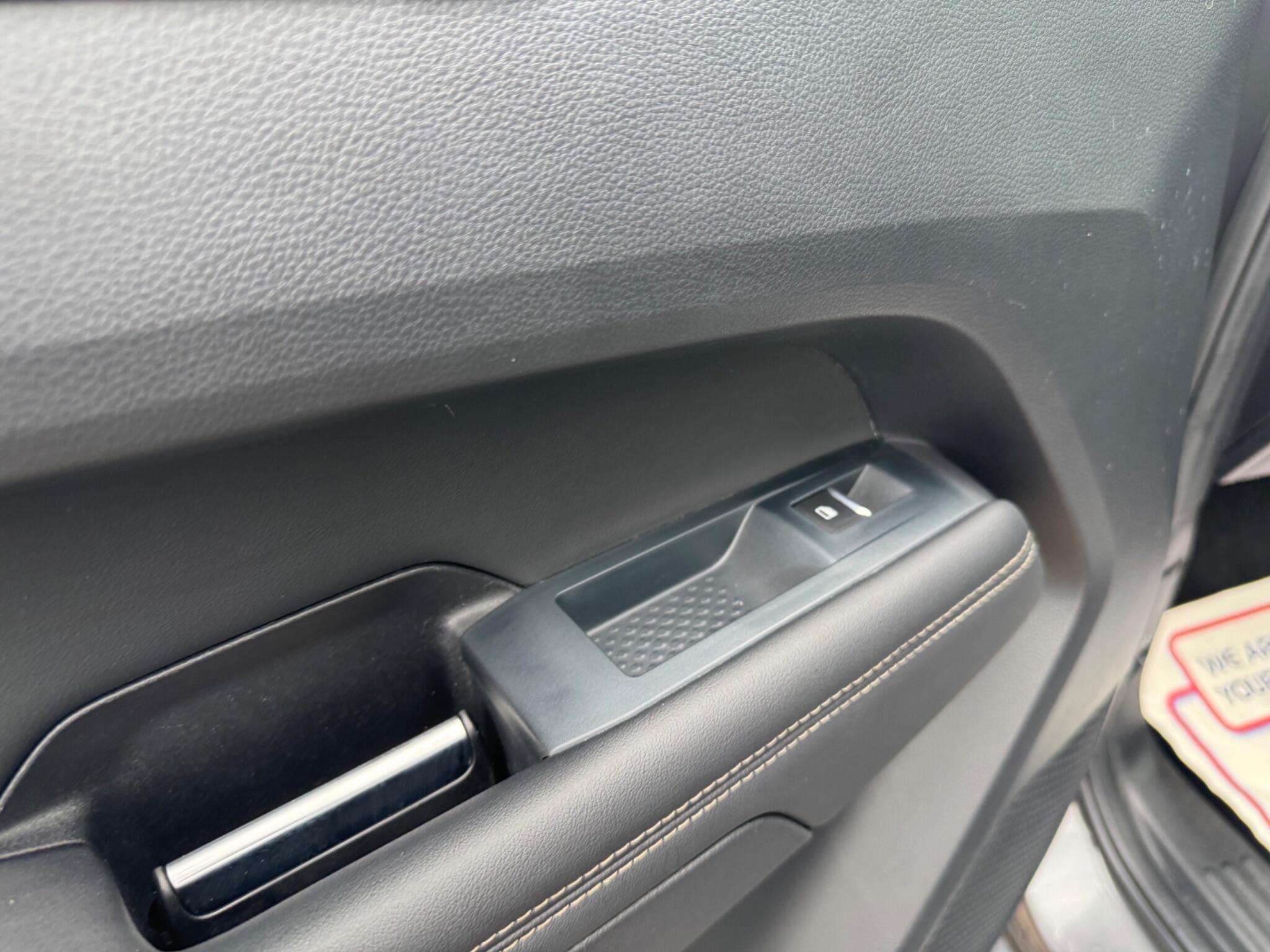 Volkswagen Amarok view 45