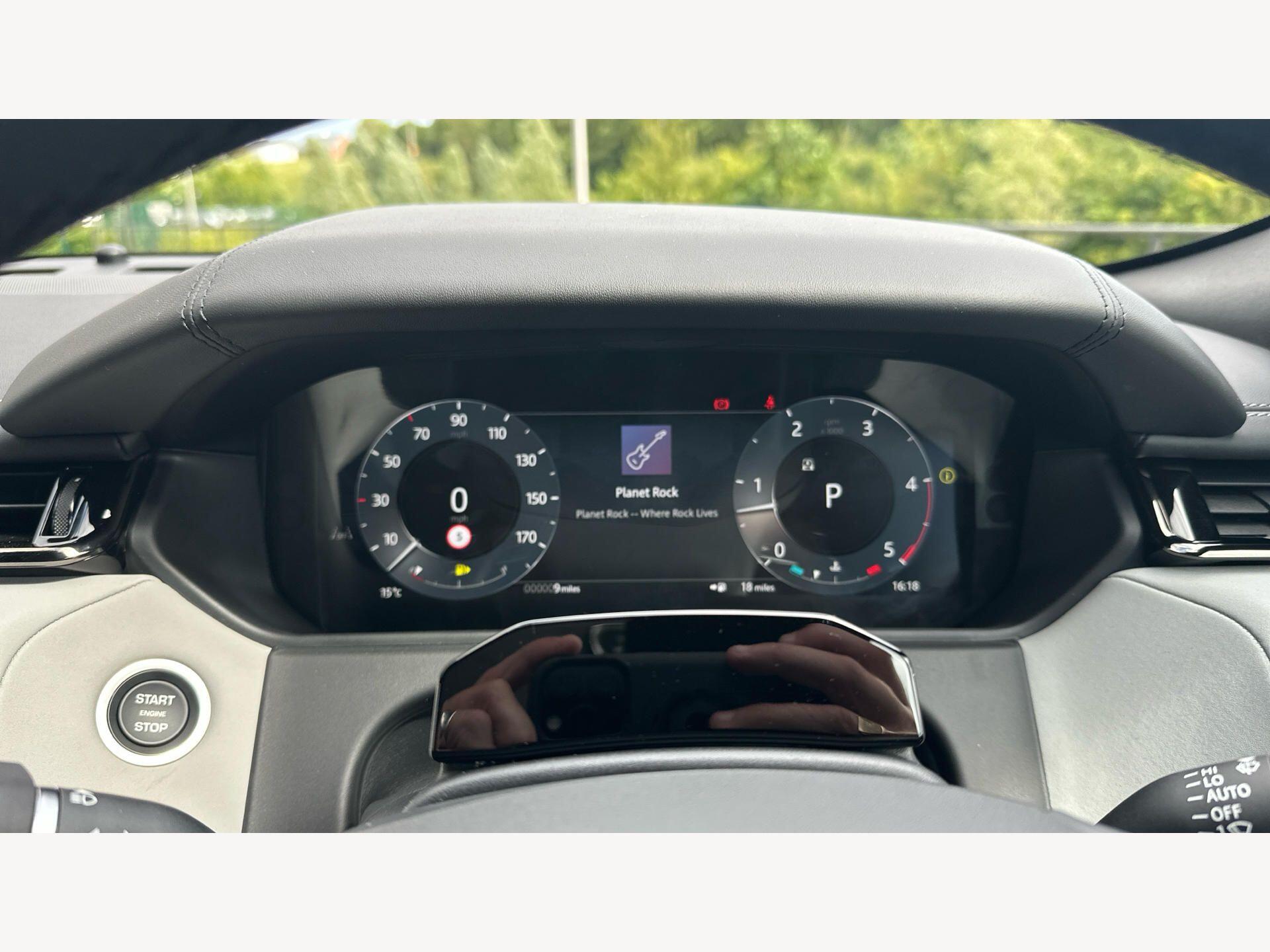 Land Rover Range Rover Velar view 19