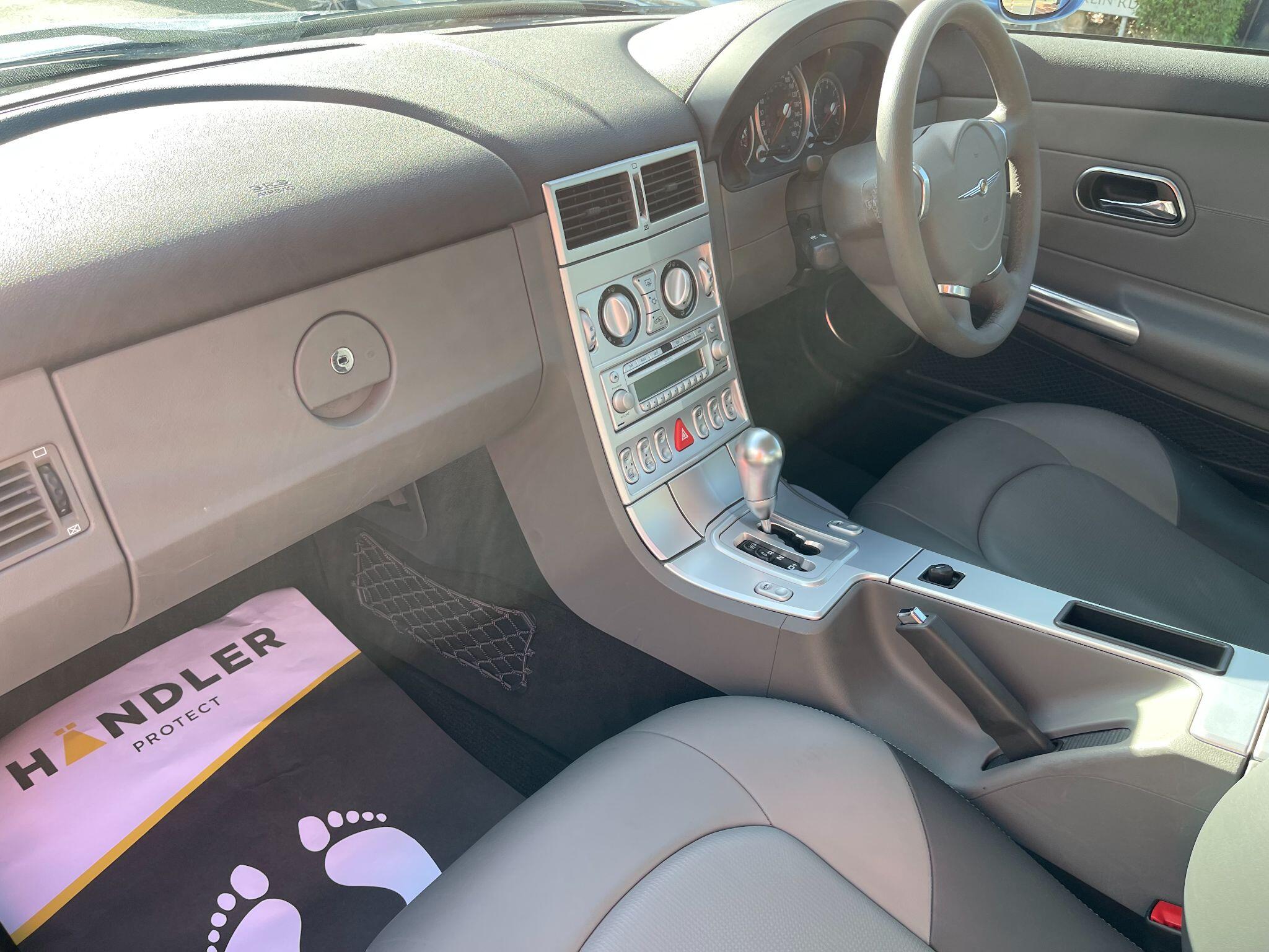 Chrysler Crossfire view 28