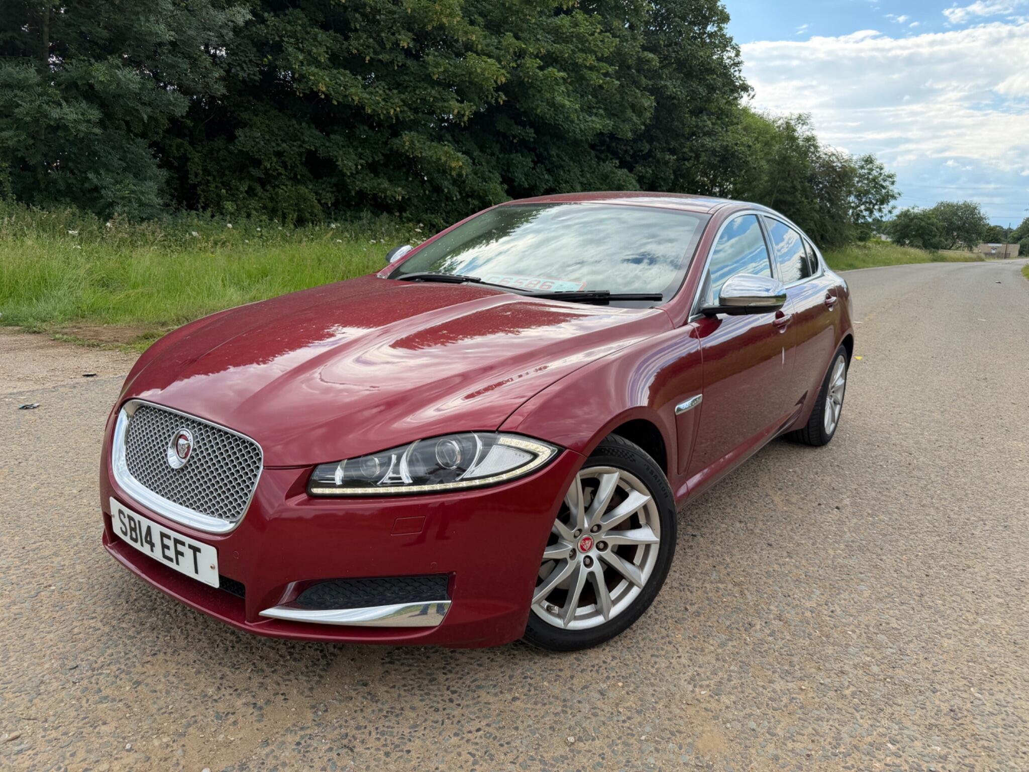 Jaguar XF view 3