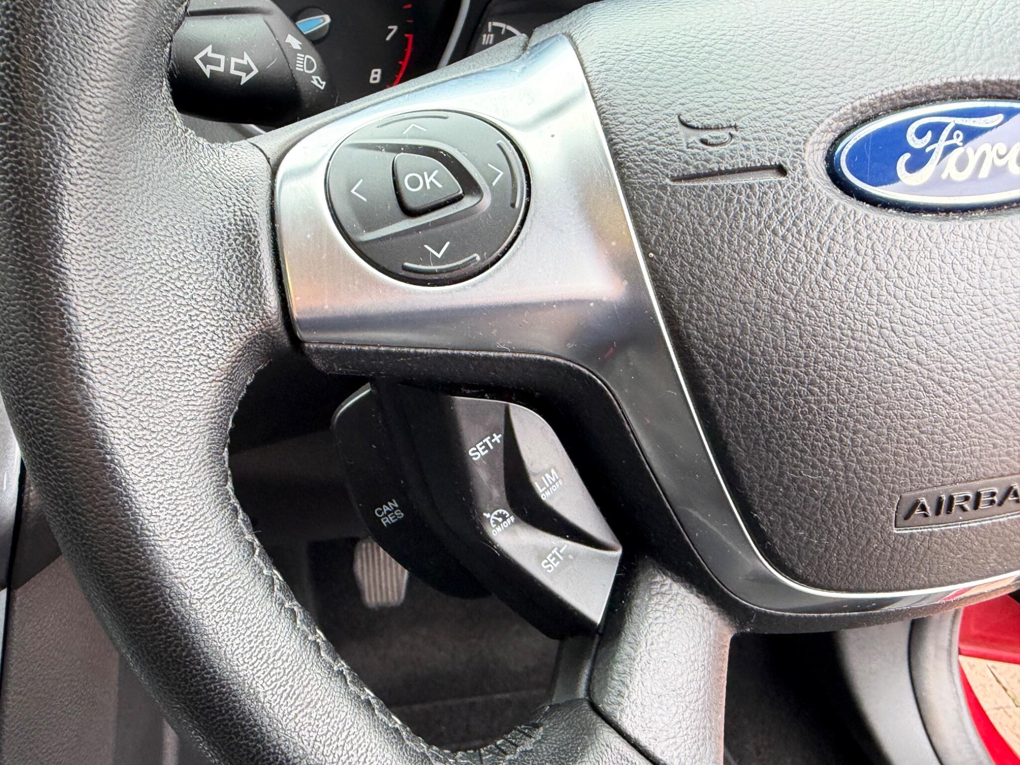 Ford Focus view 80