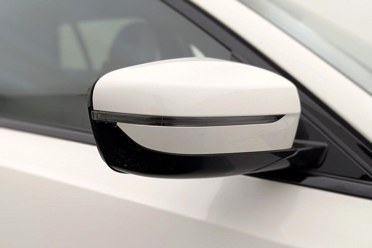 BMW 3 Series view 40