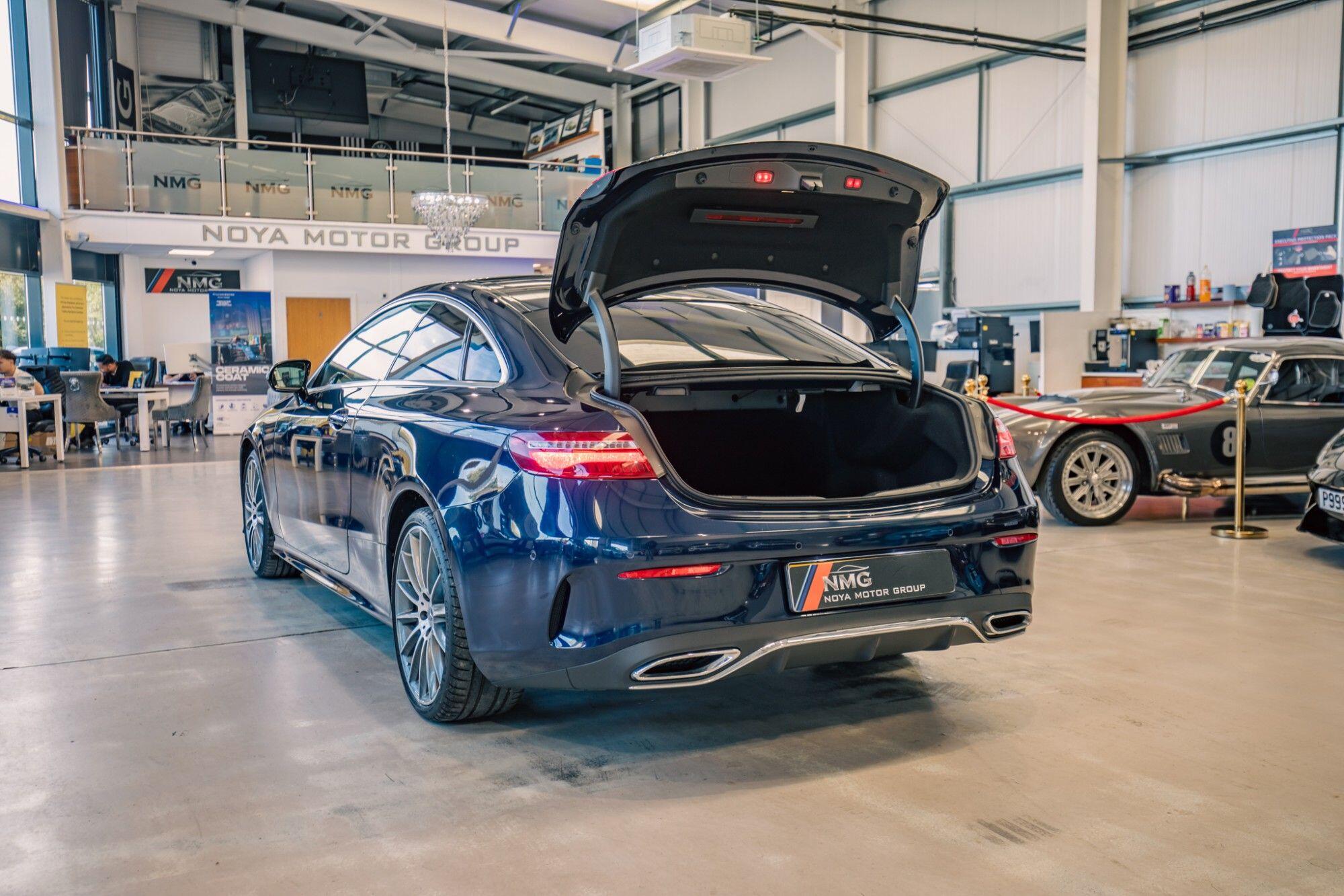 Mercedes-Benz E-Class view 30