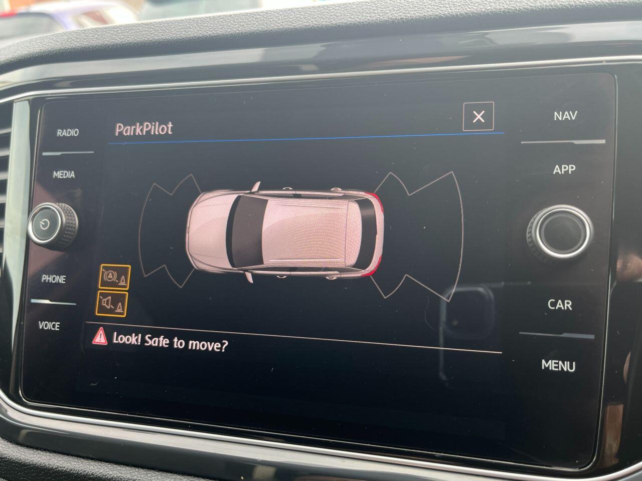 Volkswagen T-Roc view 21