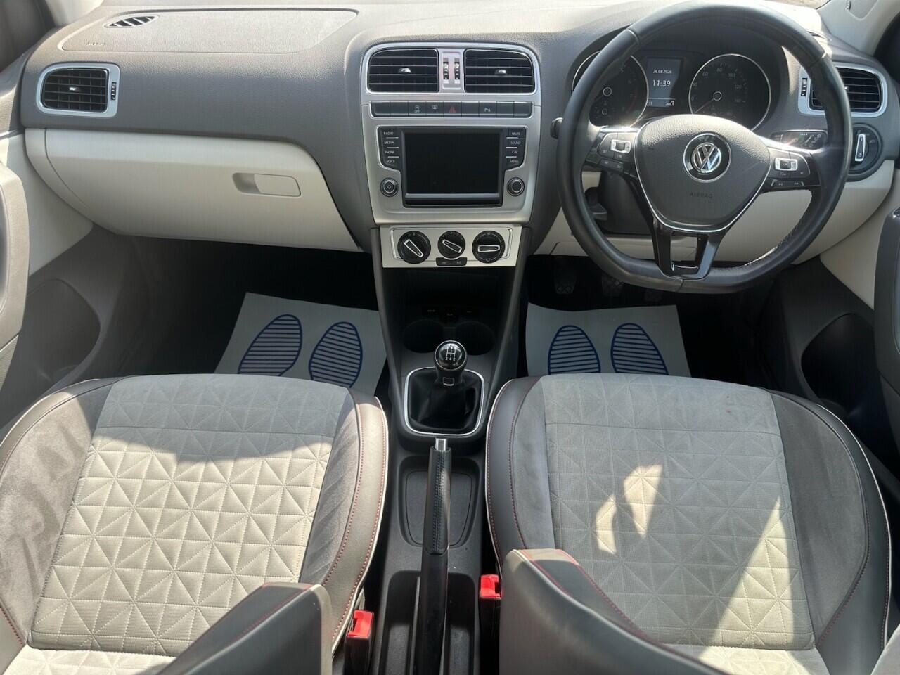 Volkswagen Polo view 23