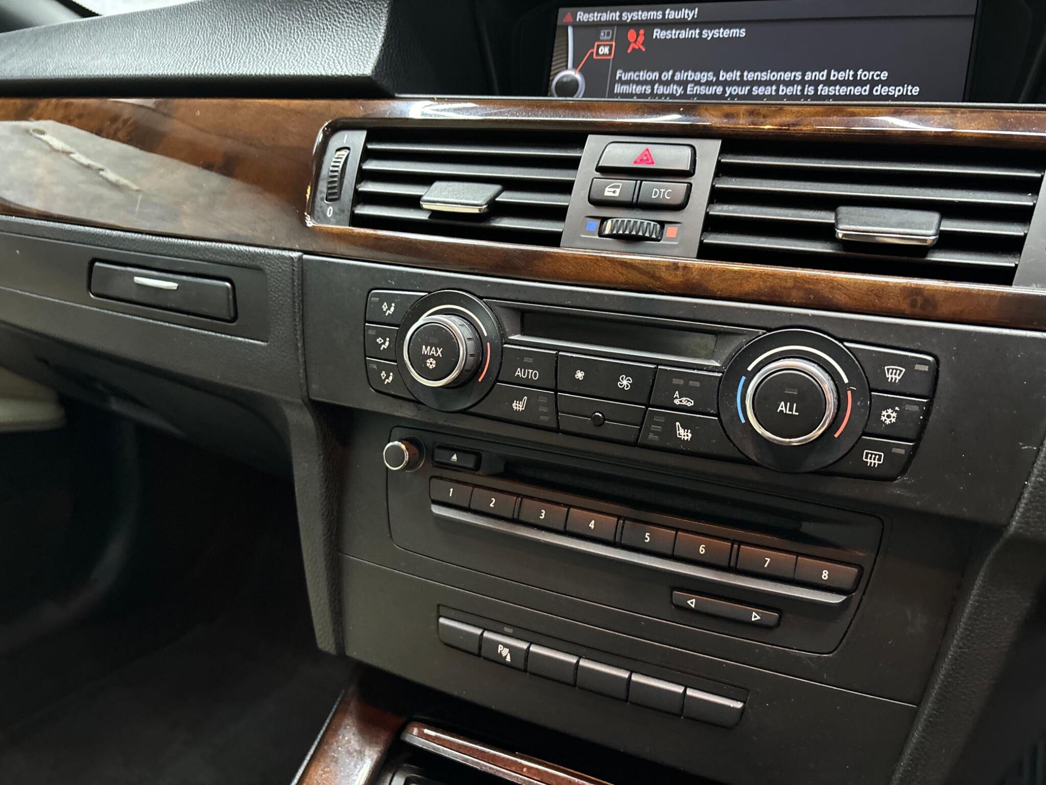 BMW 3 Series view 24