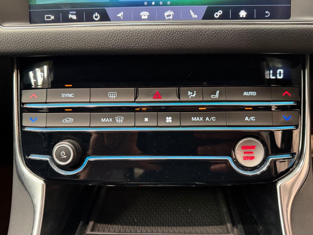 Jaguar XF view 22