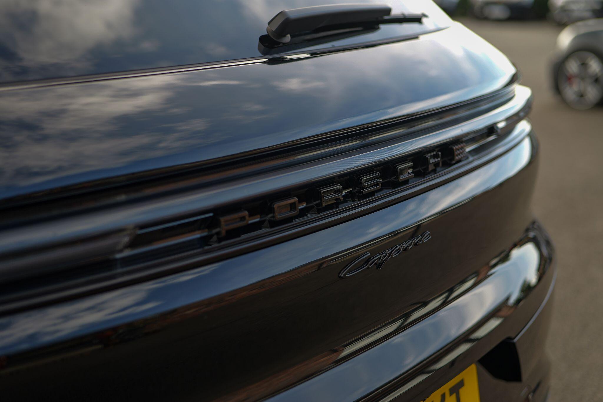 Porsche Cayenne view 13