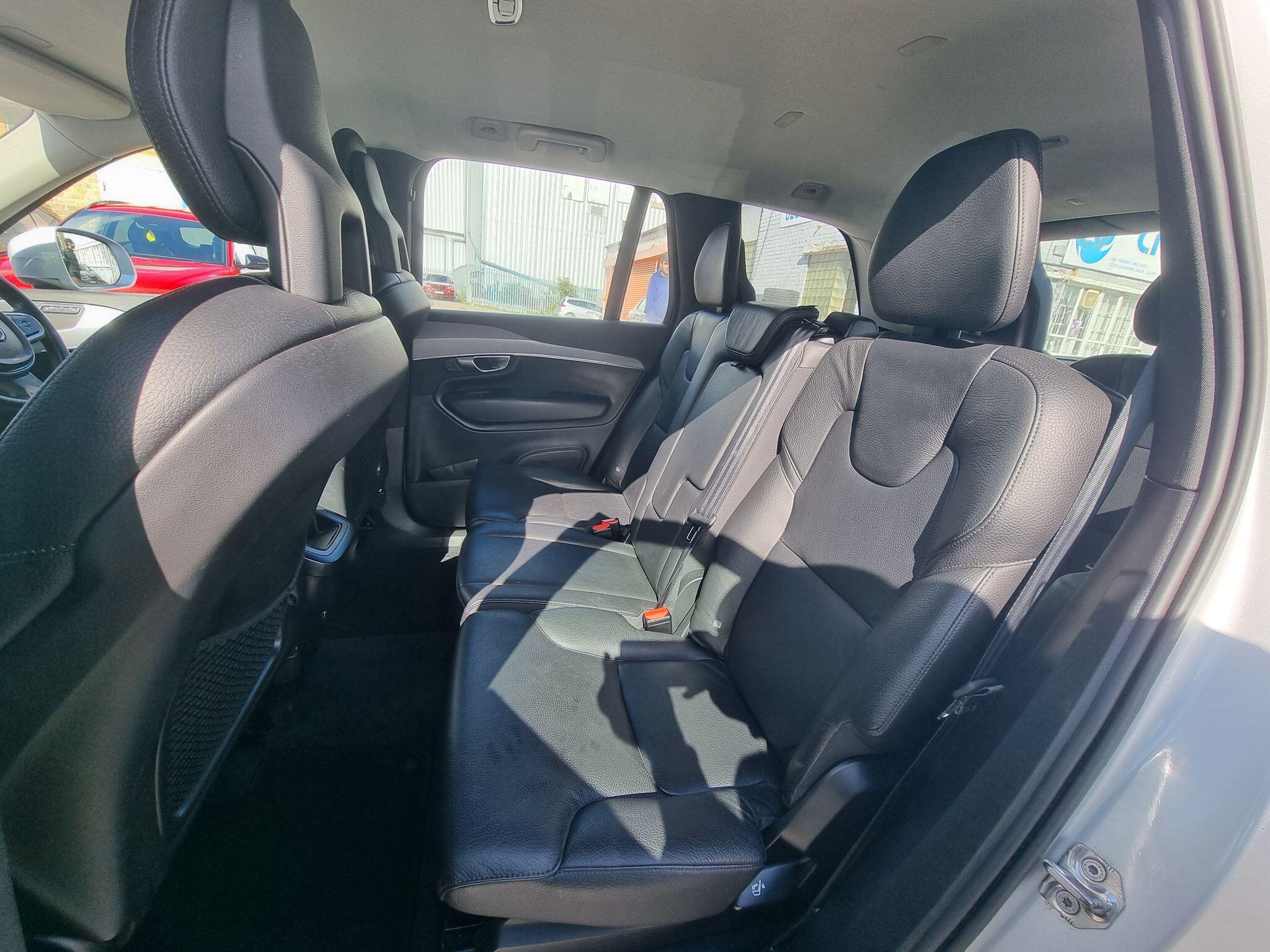 Volvo XC90 view 19