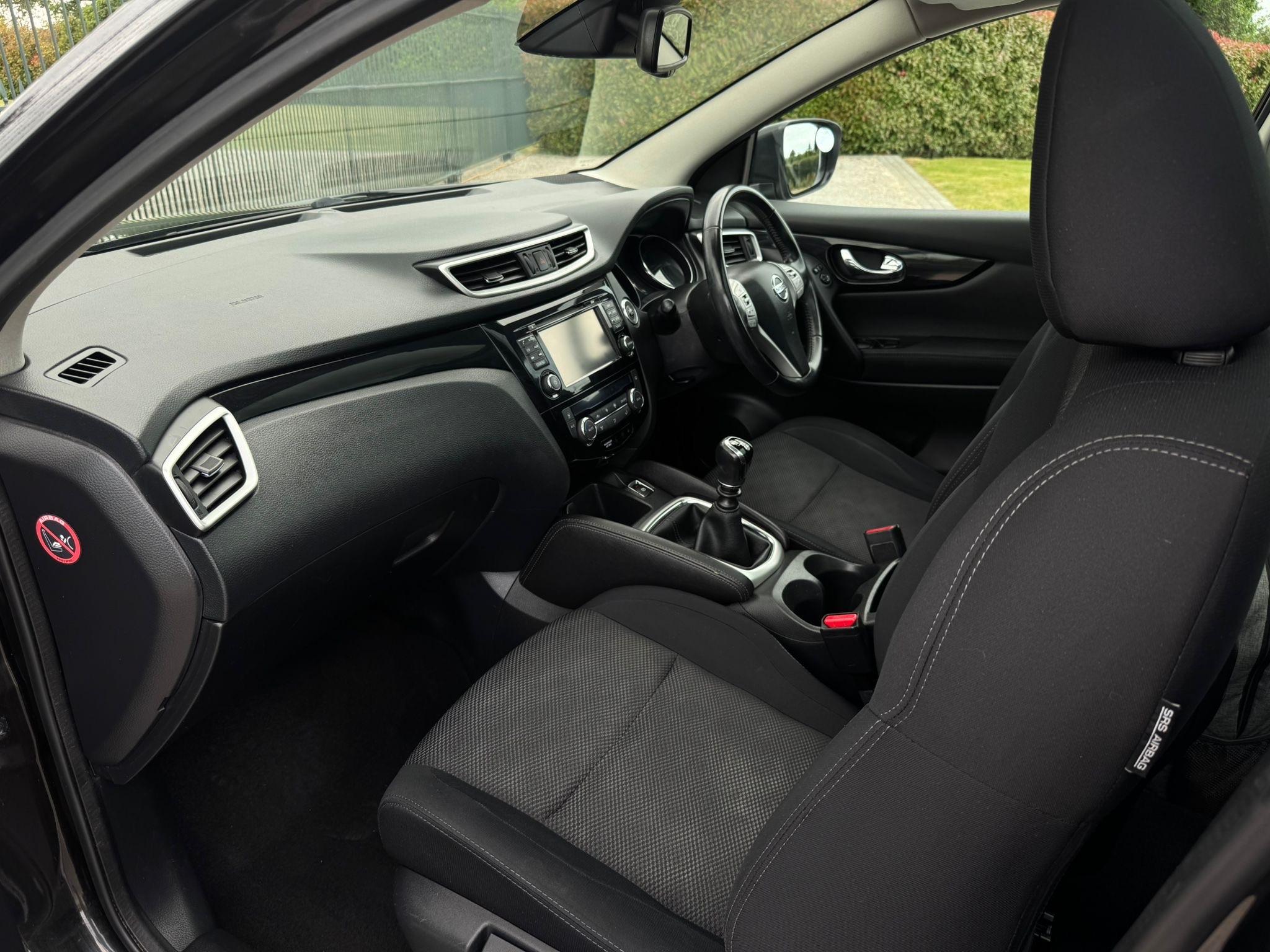 2015 Nissan Qashqai image 24