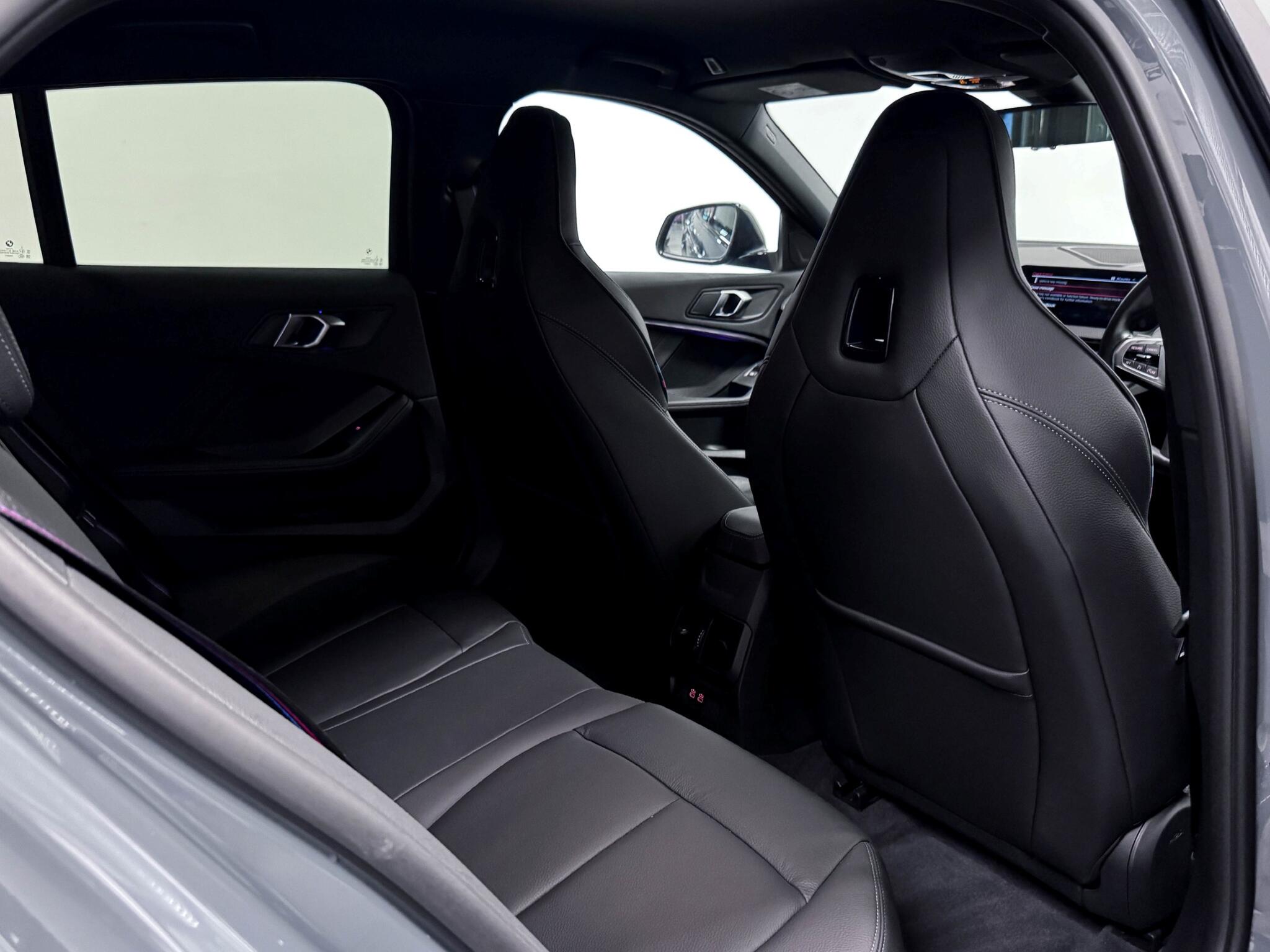 BMW 1 Series view 8