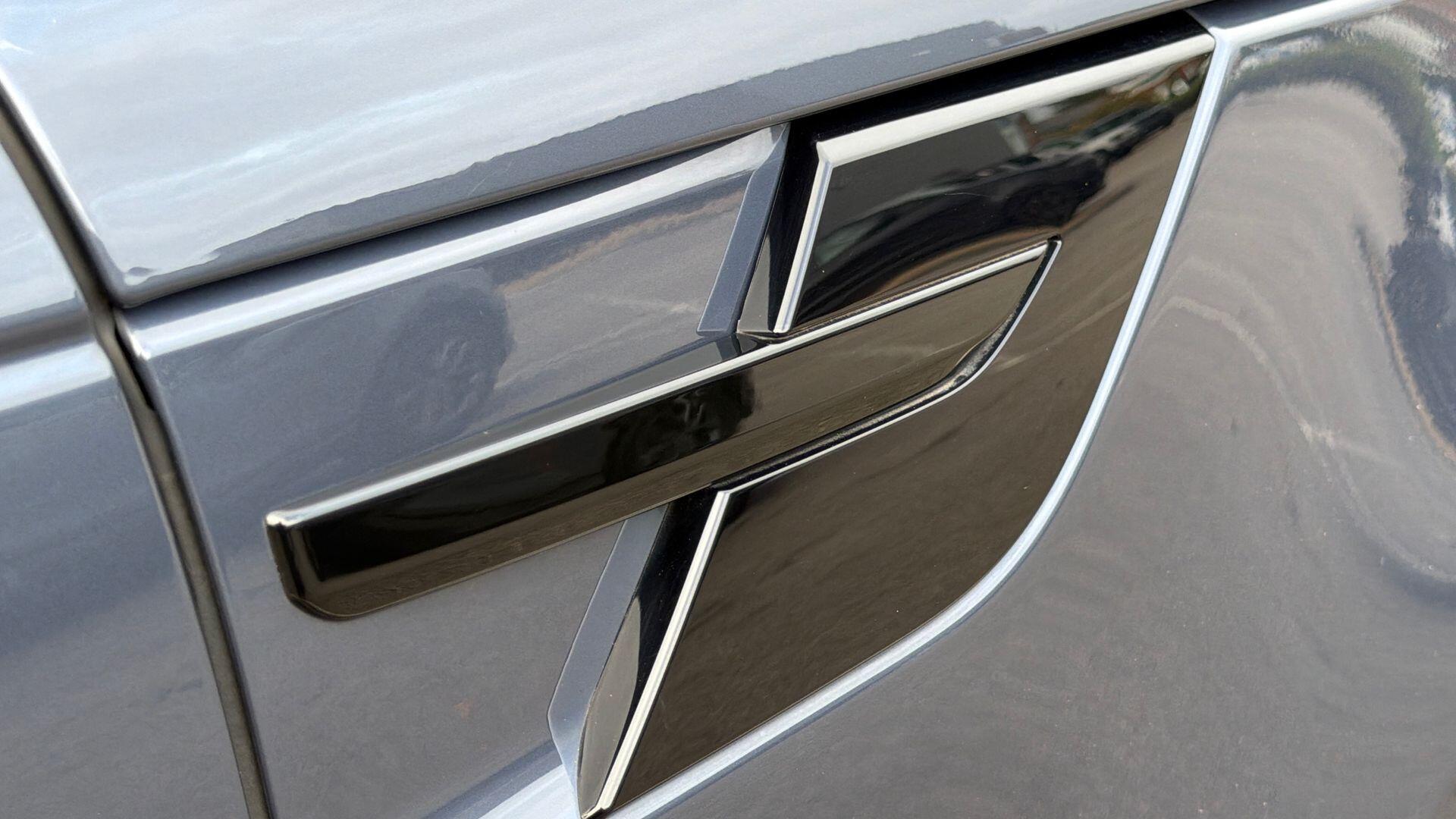 Land Rover Range Rover Sport view 26