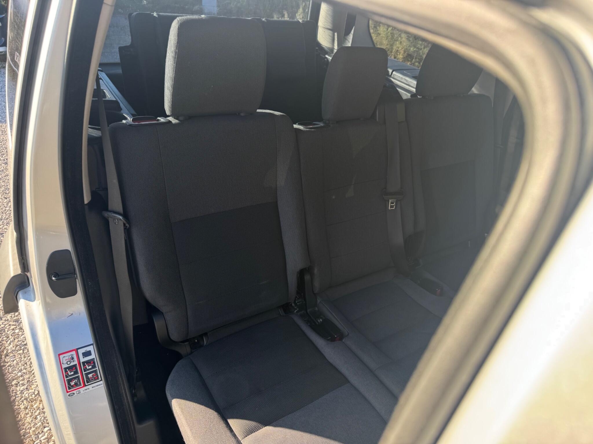 Land Rover Discovery view 22