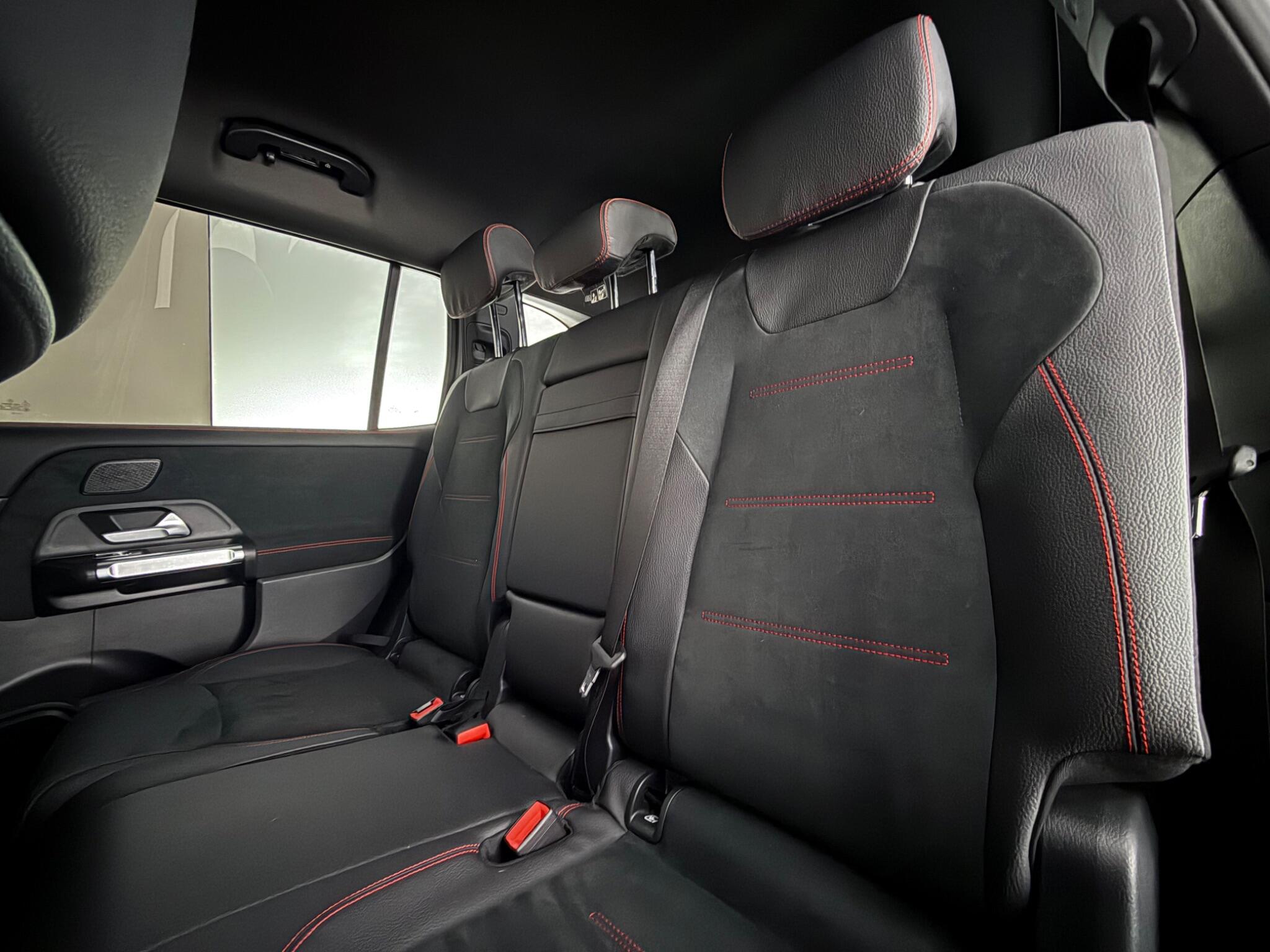 Mercedes-Benz GLB view 34