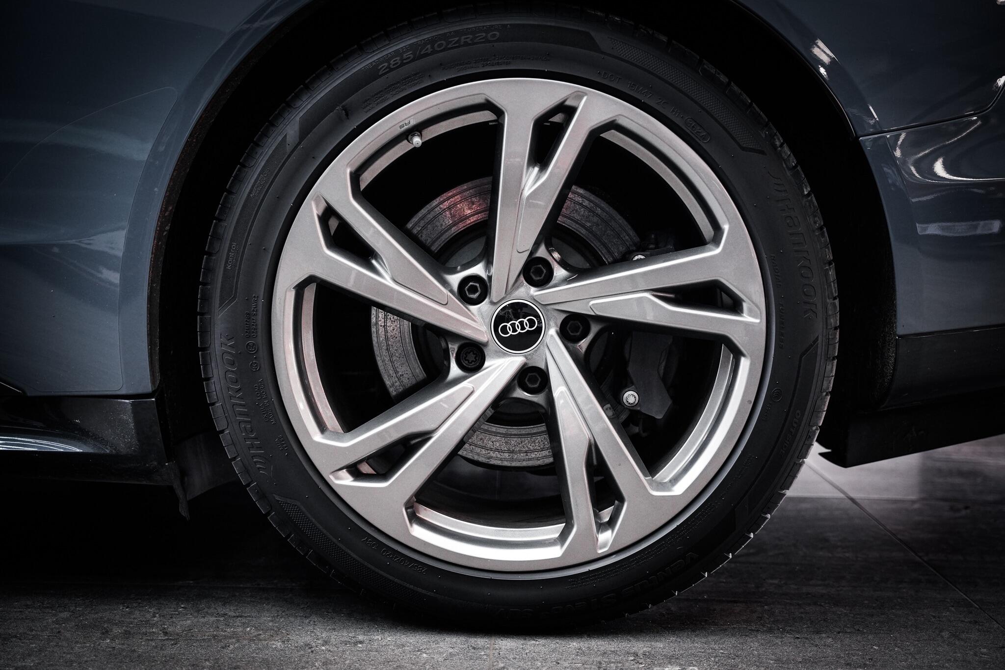 Audi e-tron GT view 29