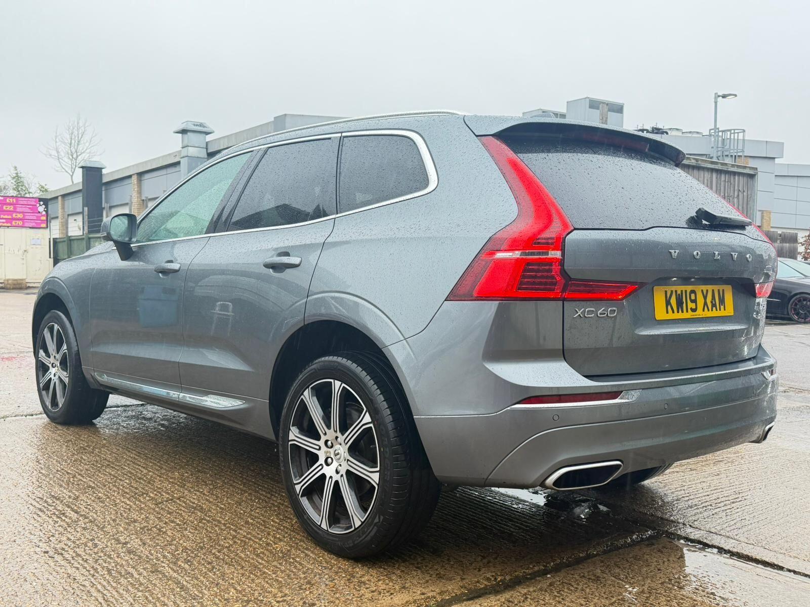 Volvo XC60 view 6
