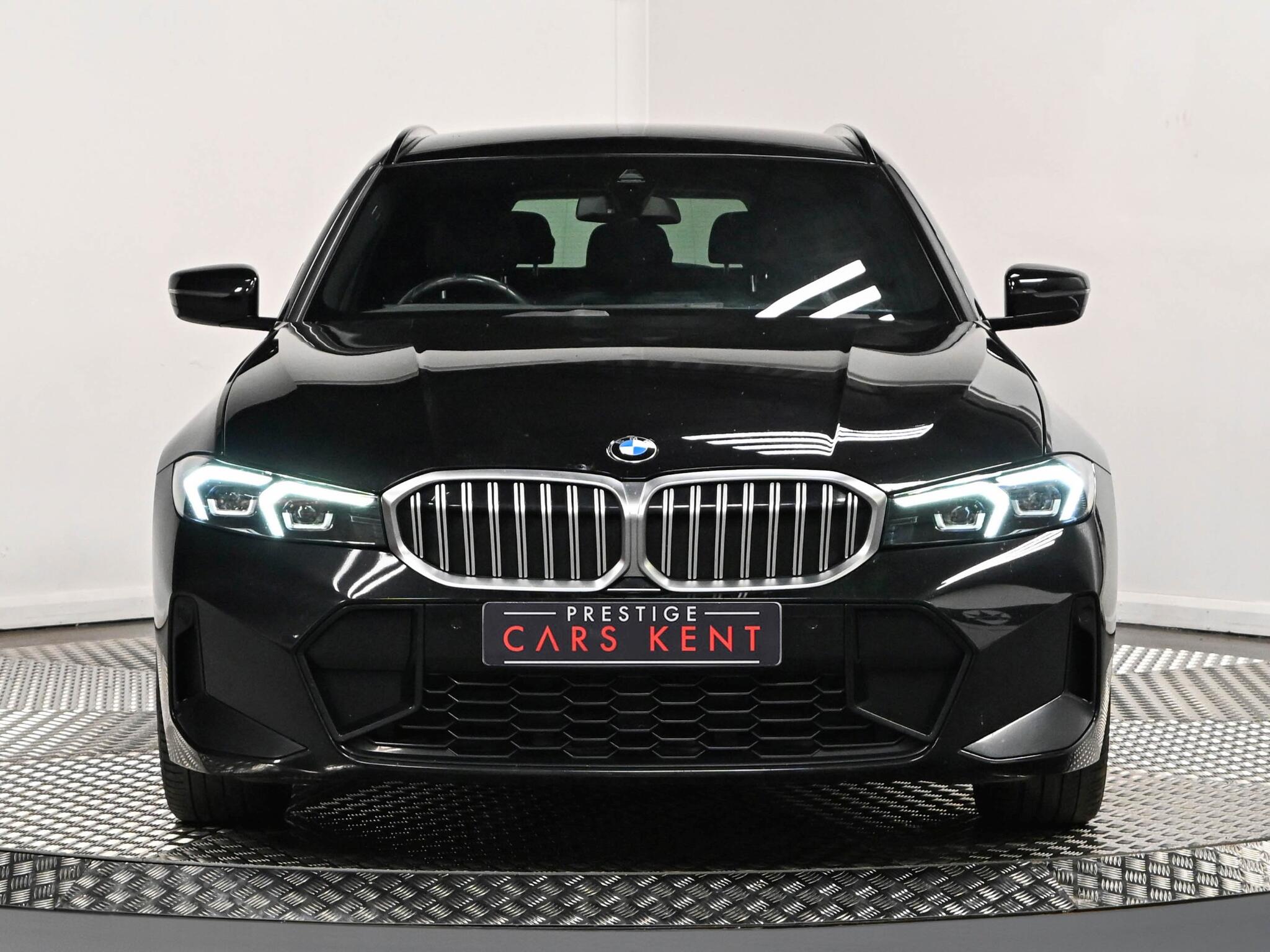 BMW 3 Series view 19